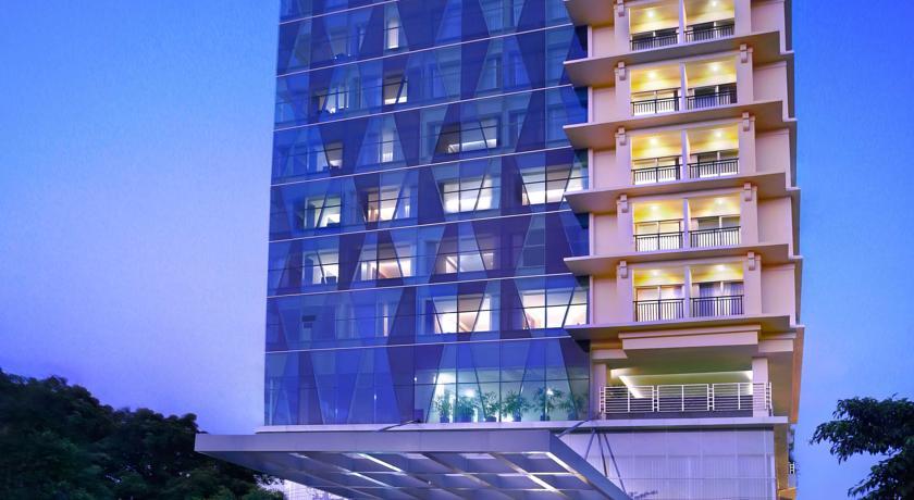 Vista Exterior Quest Hotel Darmo - Surabaya by ASTON