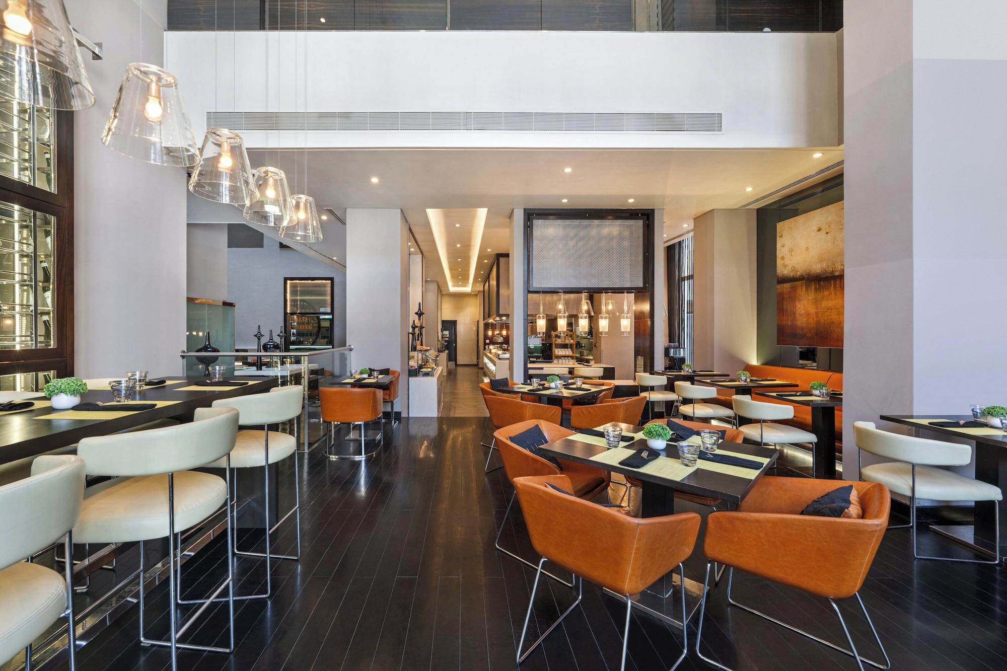 Restaurant Centro Capital Doha By Rotana