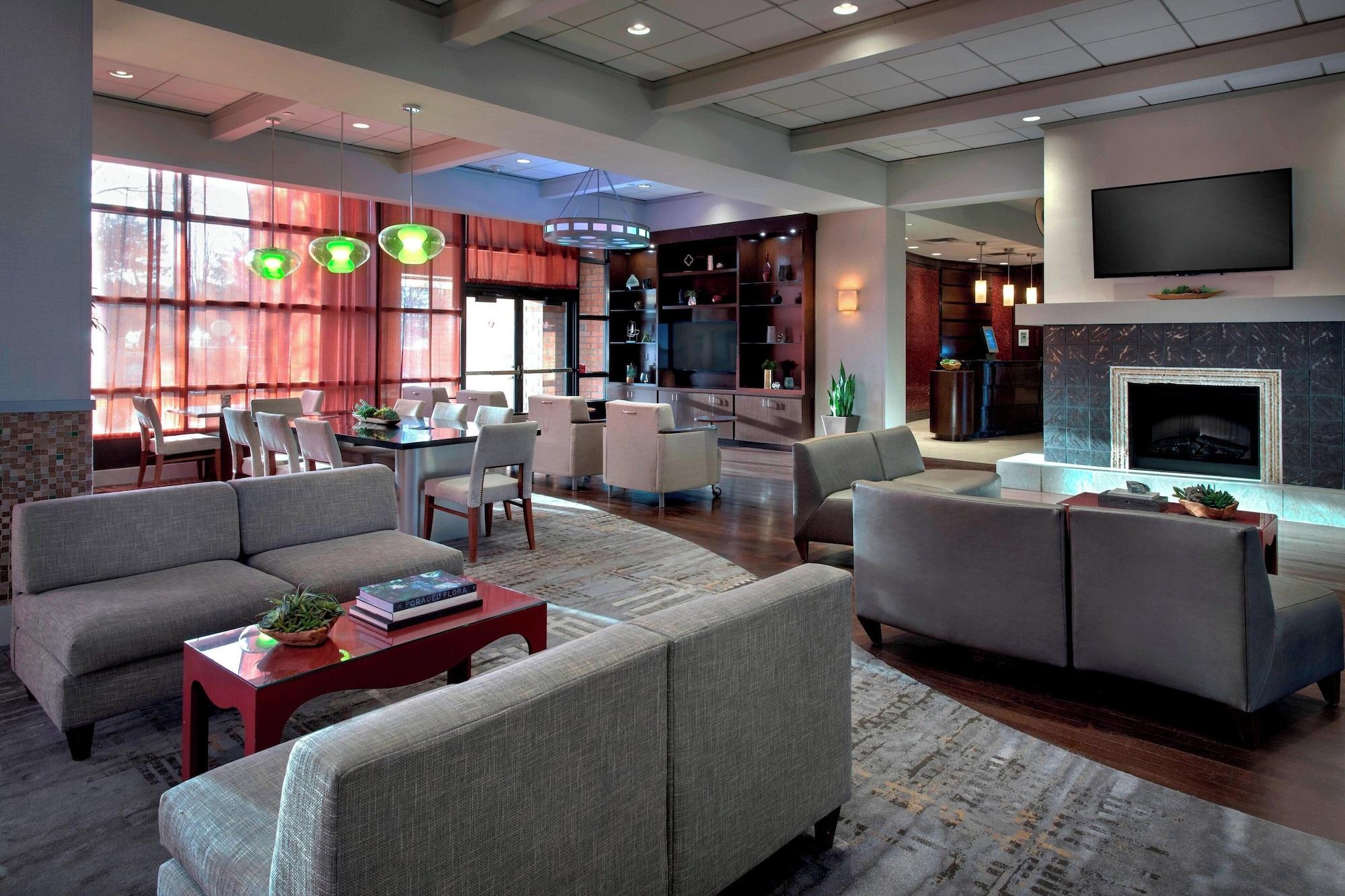 Vista Lobby Marriott Albany