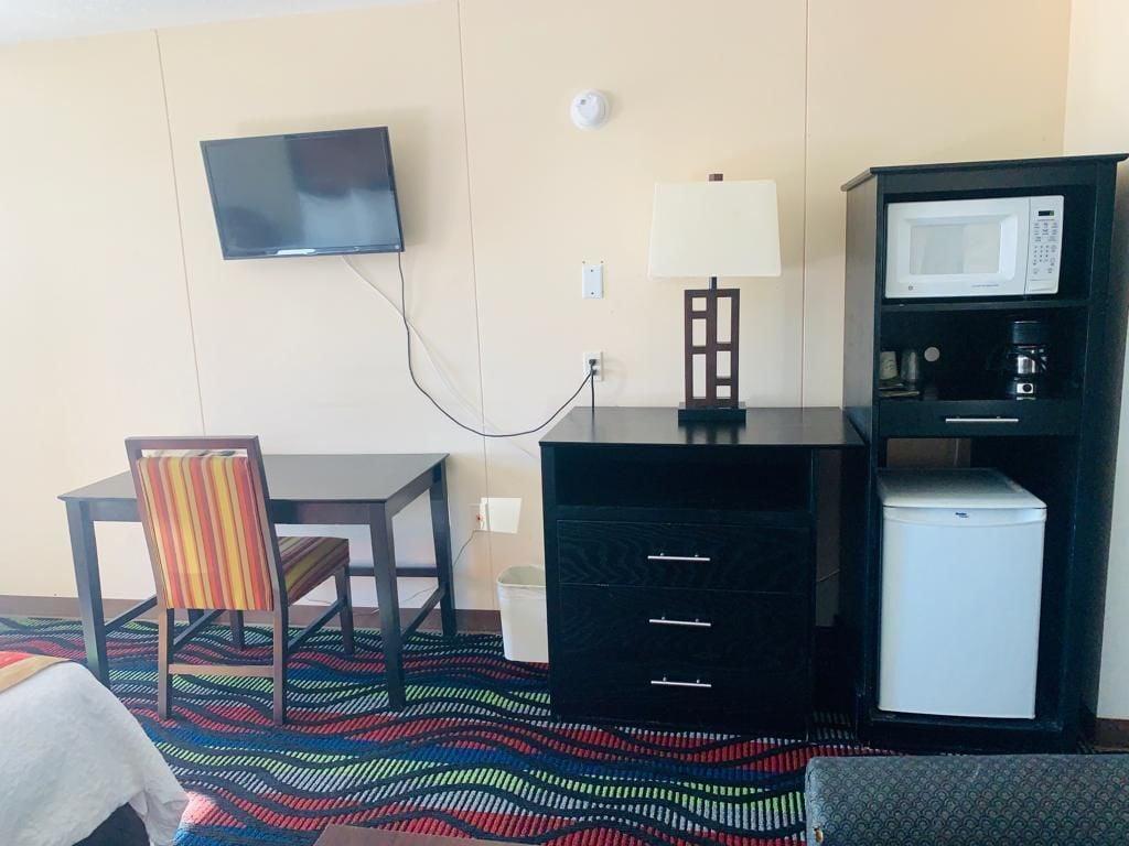Vista Lobby Americas Best Value Inn Elm Creek