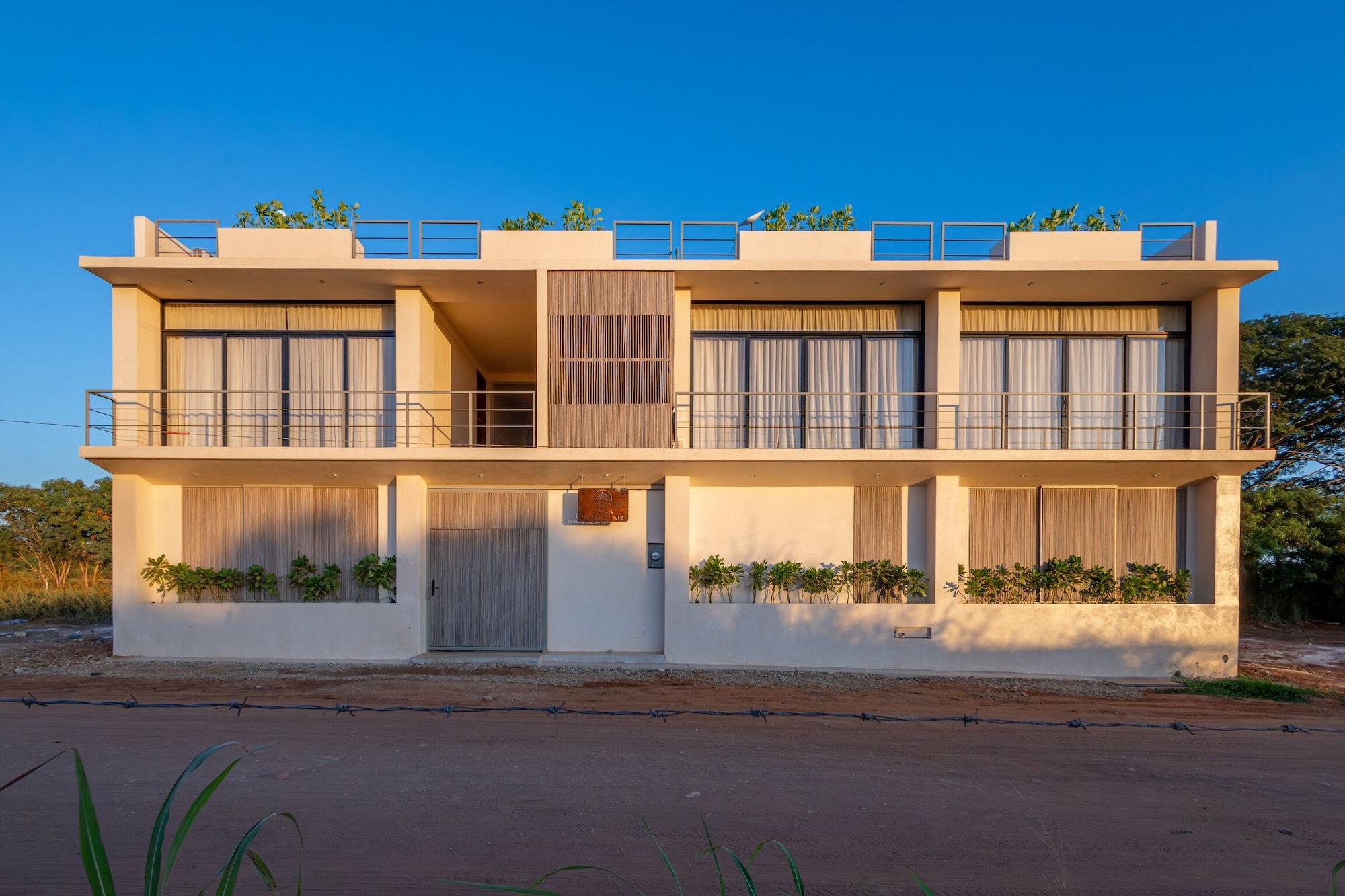 Varios Hotel Manglar