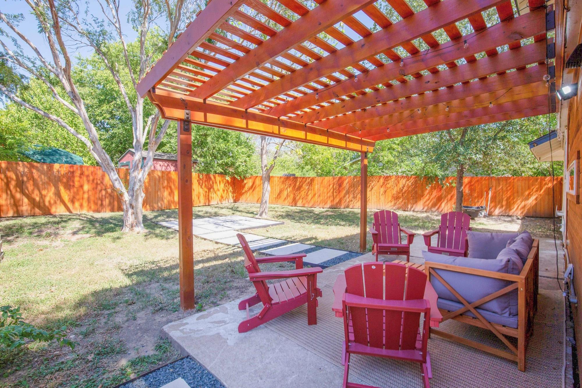 Vista Exterior Bedroom in Home 7 Miles from Downtown