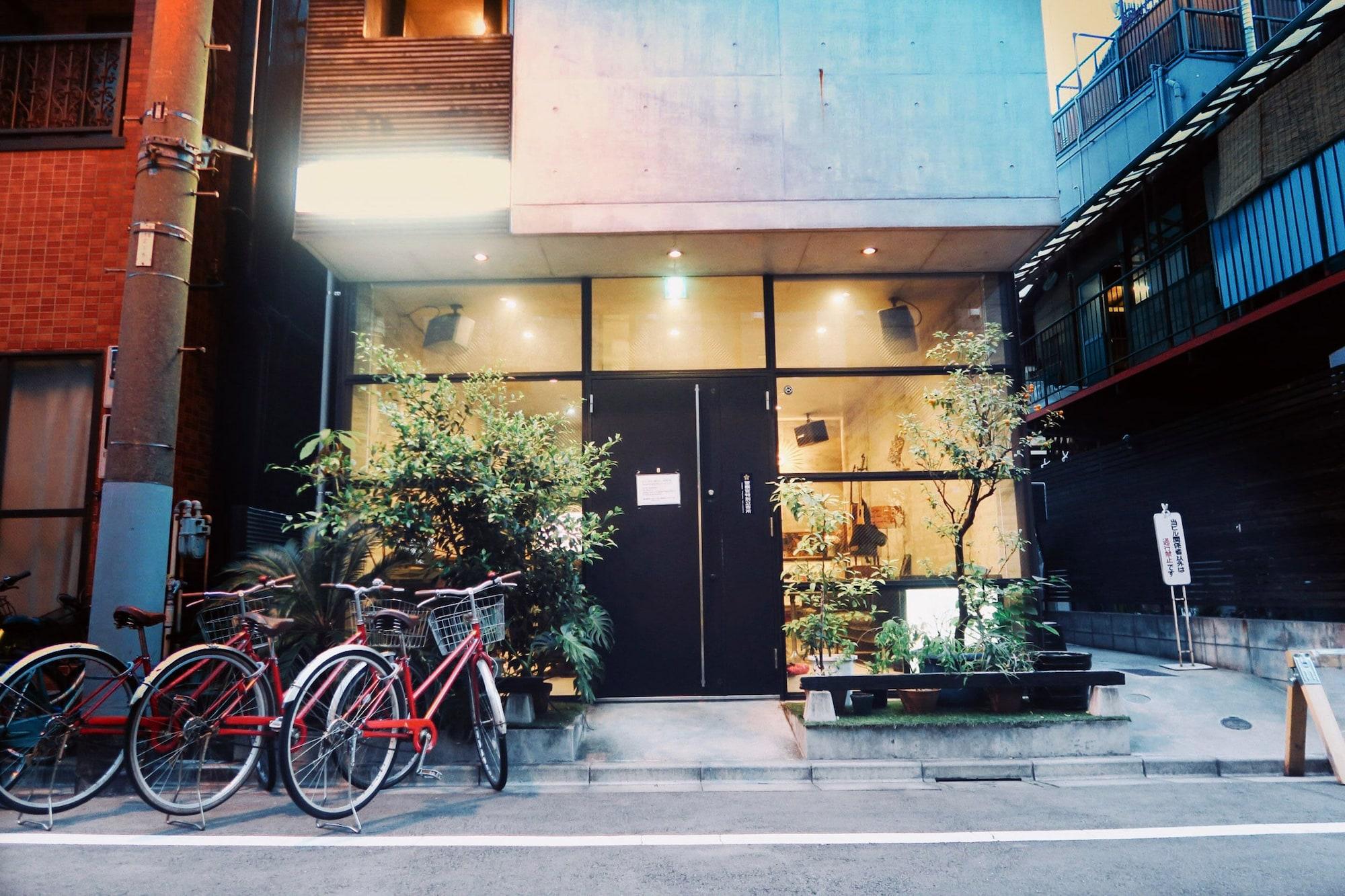 Vista Exterior Kangaroo Hotel