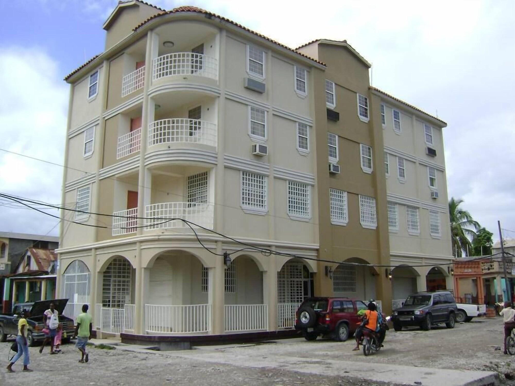 Varios Caribbean Hotel Cayes