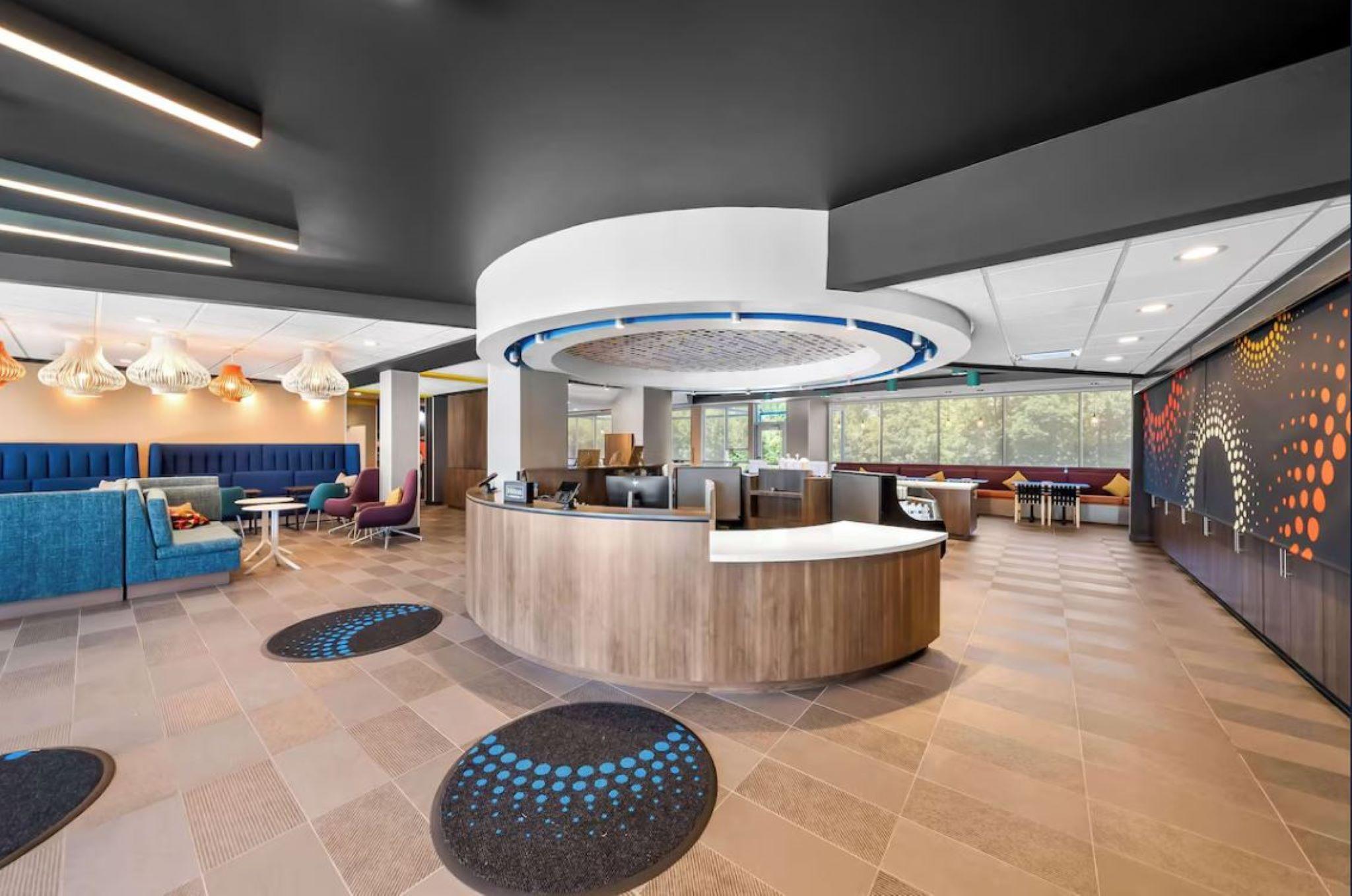 Vista Lobby Tru by Hilton Plano Hwy 75