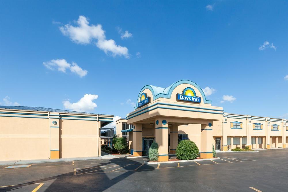 Varios Days Inn by Wyndham Oklahoma City Fairground
