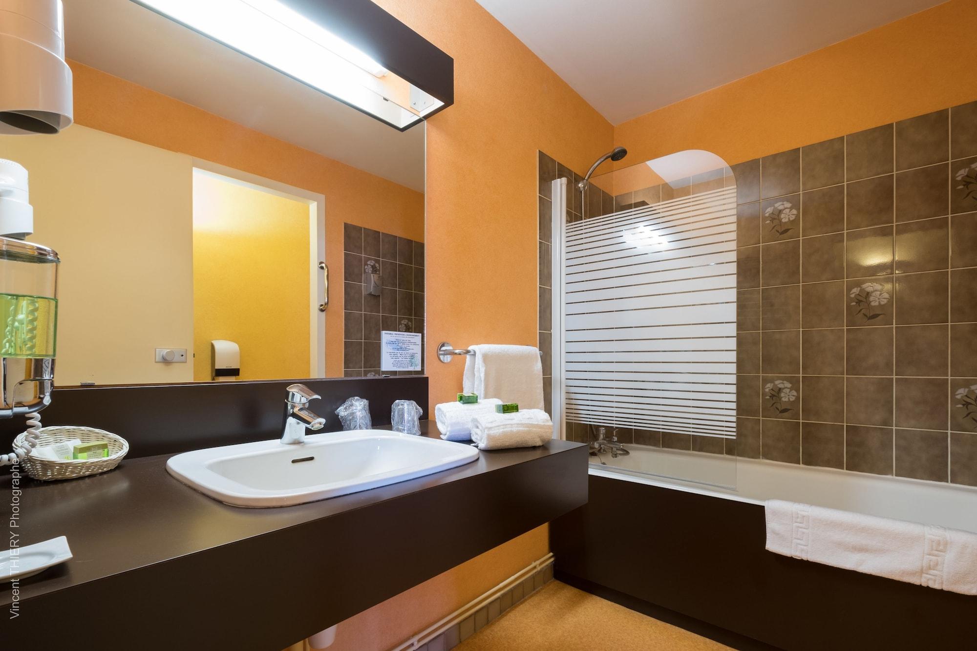 Equipamiento de Habitación Logis Hôtel Atrium