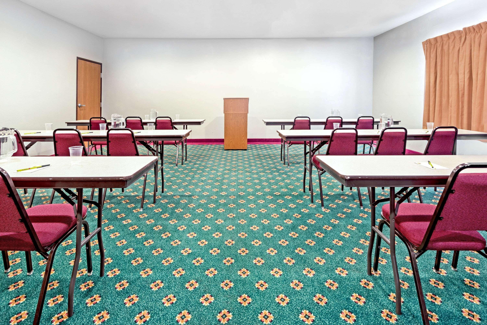 Sala de Reuniones Super 8 by Wyndham Pevely