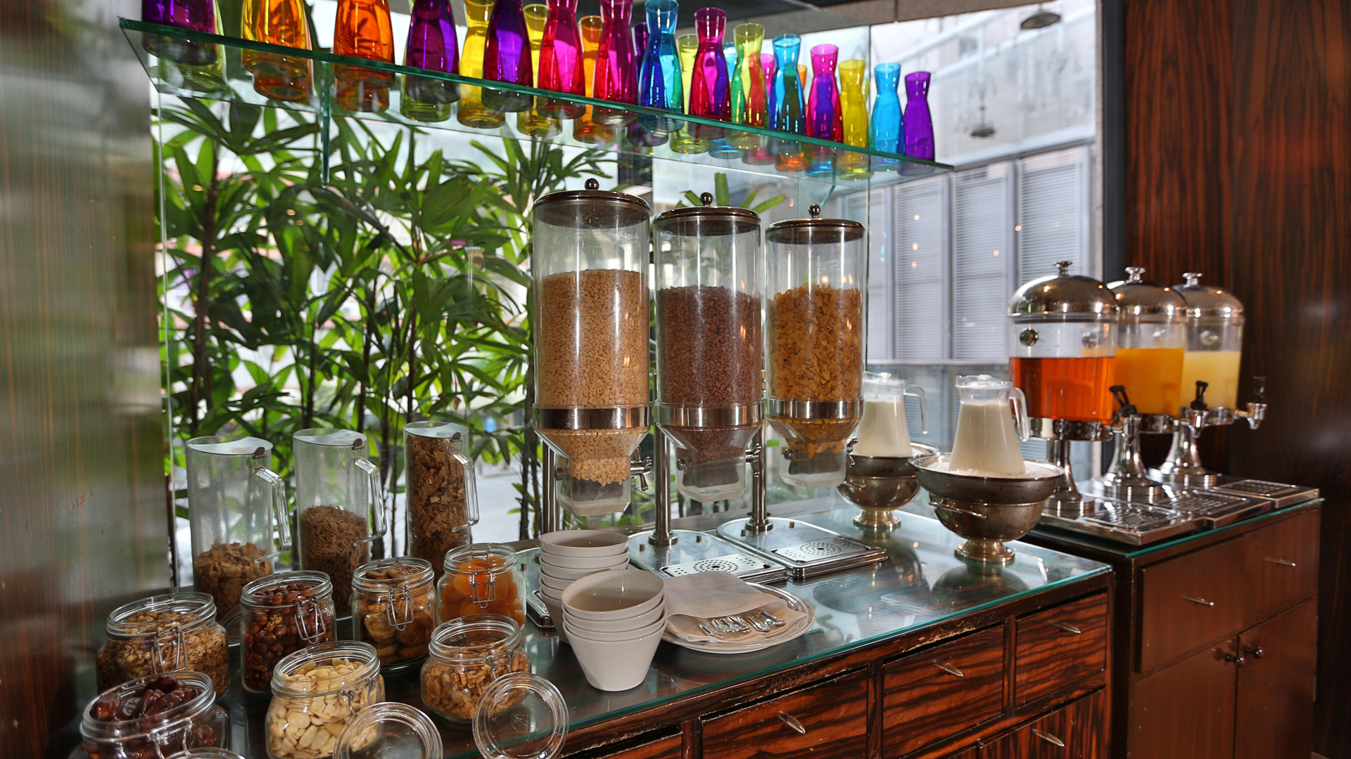 Restaurant Crowne Plaza Hotel Beirut by IHG