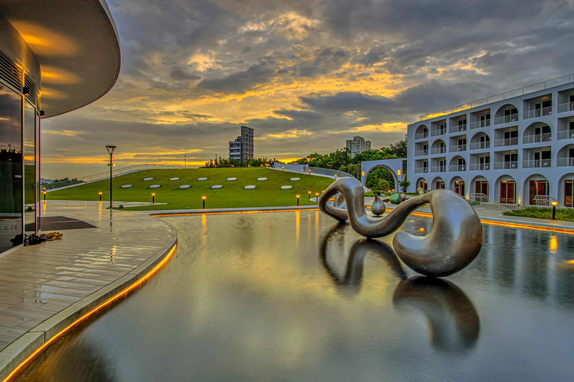 Vista Exterior Golden Tulip FAB Hotel