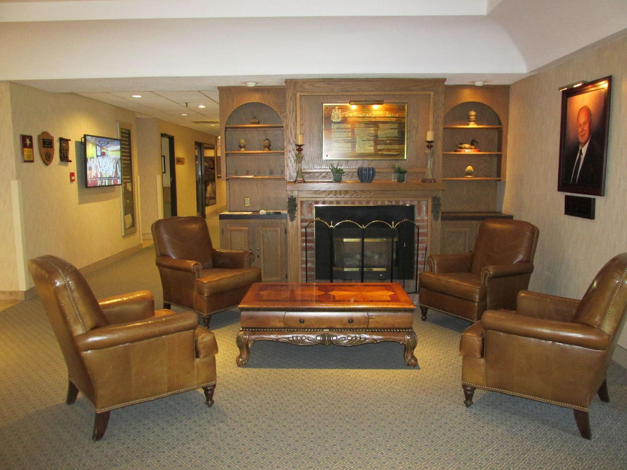 Vista Lobby Fredericton Inn