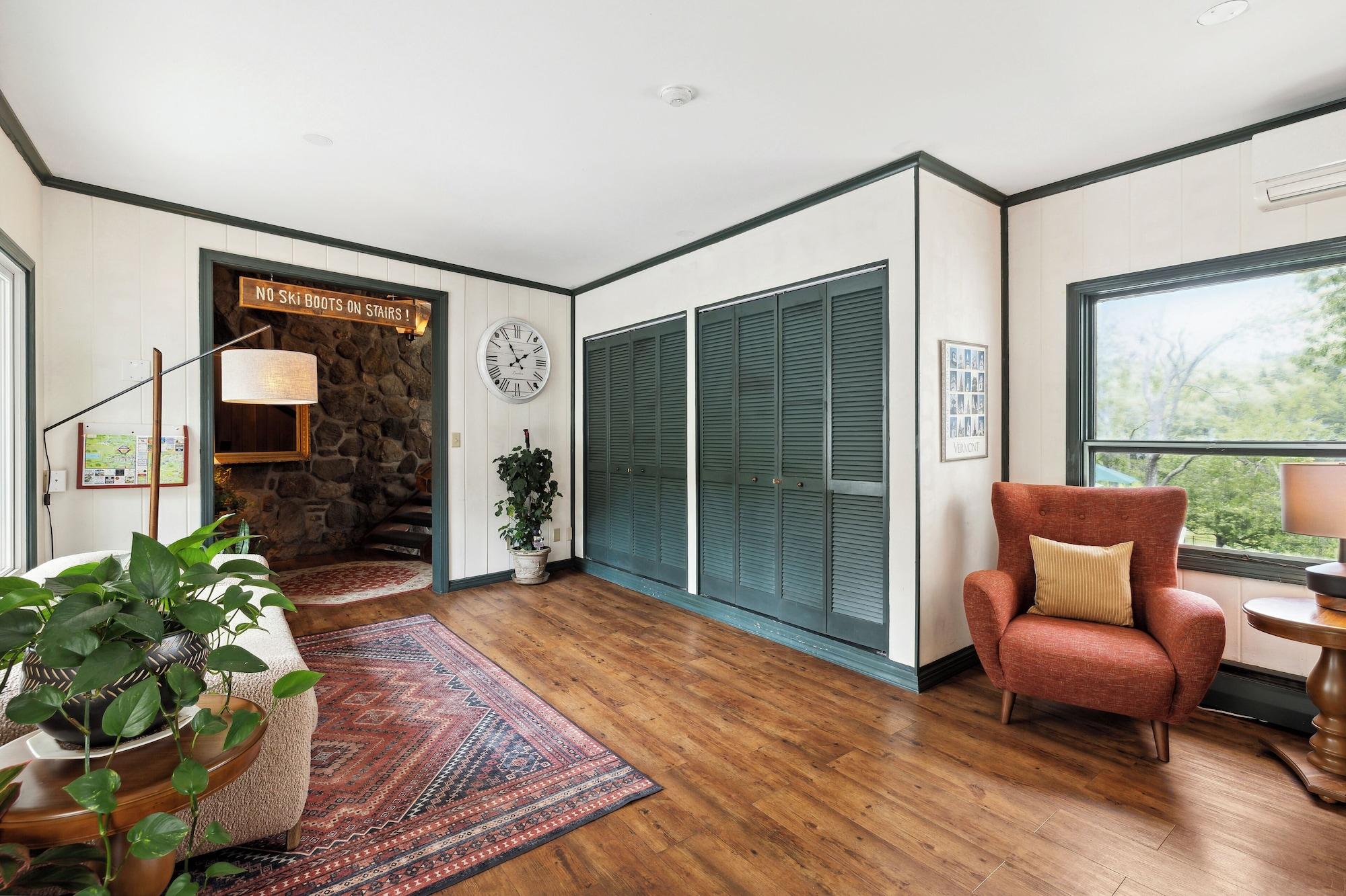 Vista Lobby Mountaineer Inn