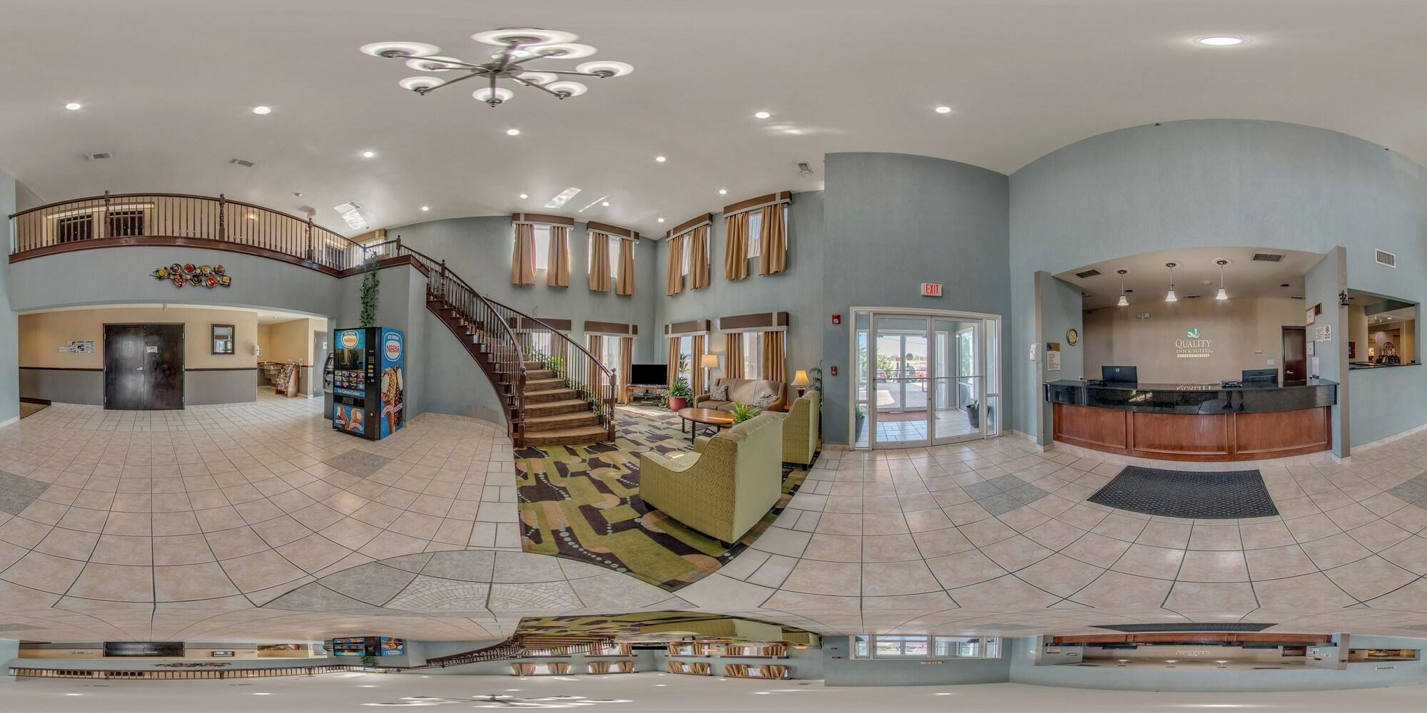 Vista Lobby Quality Inn & Suites Terrell