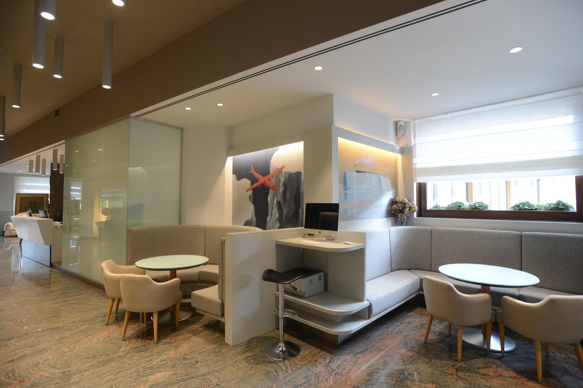 Vista Lobby Albergo Roma, BW Signature Collection
