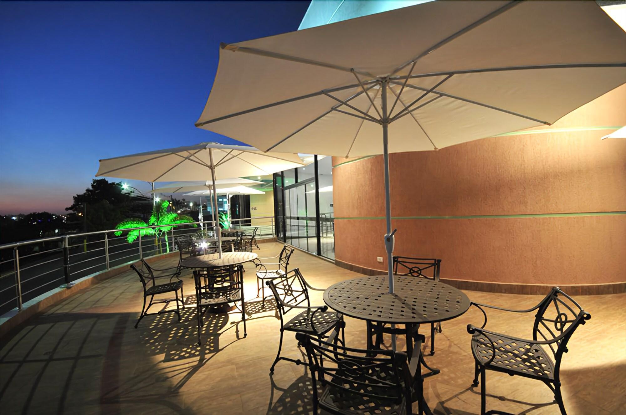 Restaurant Hotel Nohotel Premium Americana