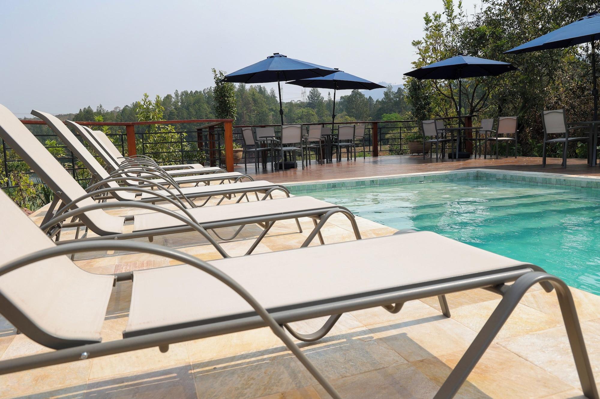 Vista Piscina Hotel Maravilha do Lago