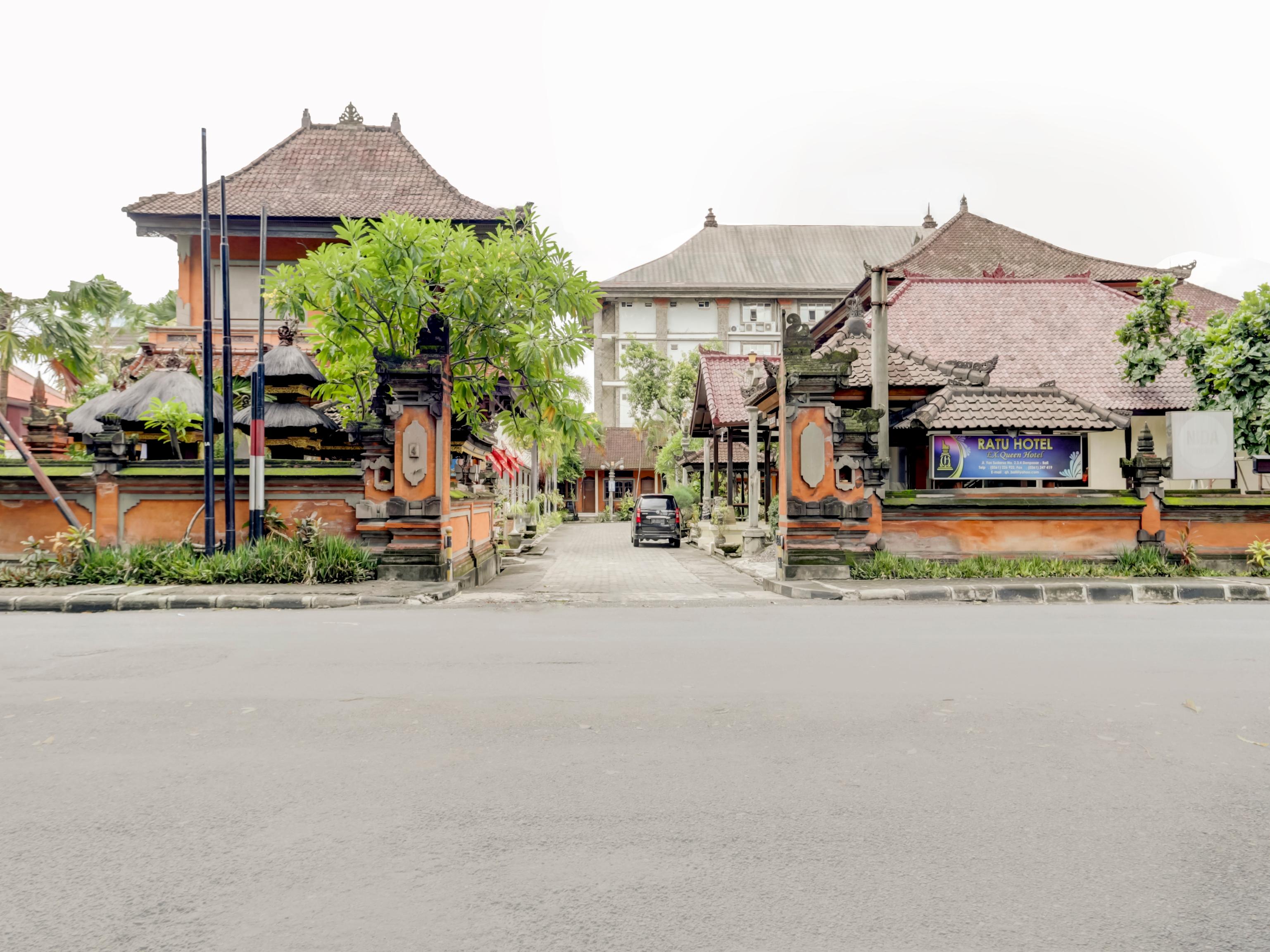 Varios Super OYO 3261 Hotel Ratu