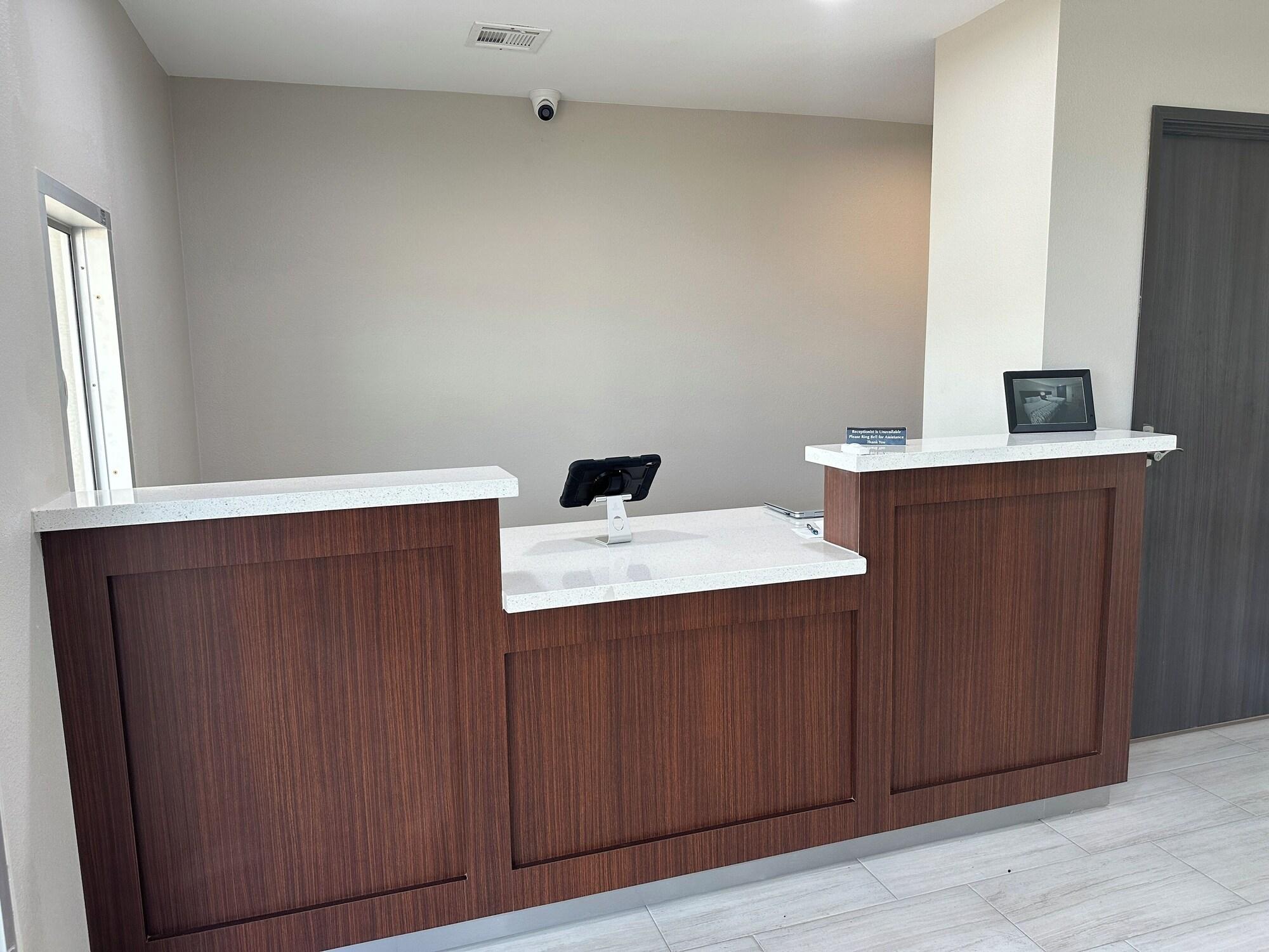 Vista Lobby Budget Inn Muskogee