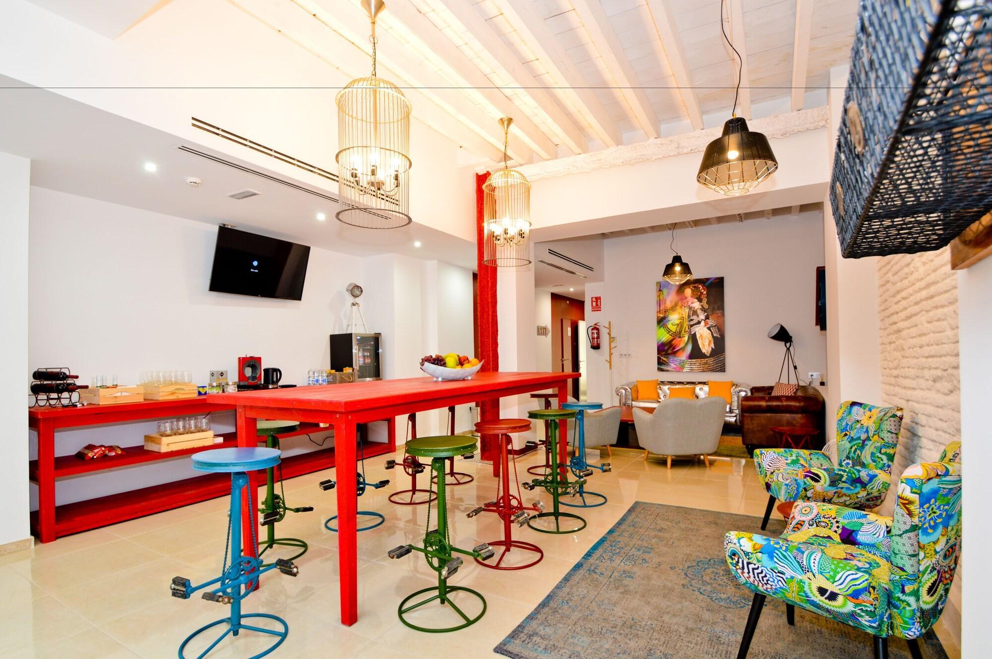 Bar/Salón The Zentral Arenal Suites