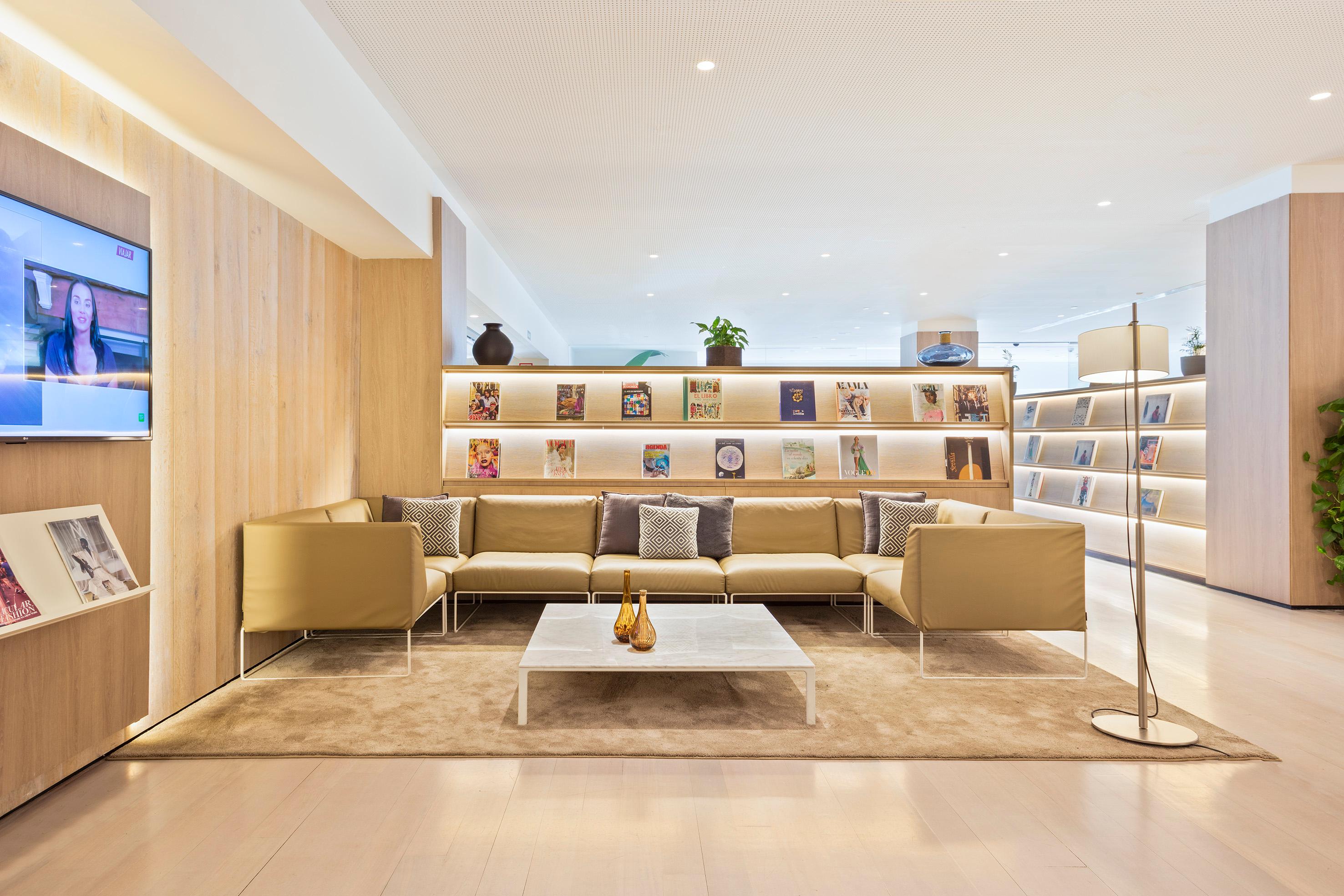 Vista do lobby The Level at Melia Sevilla