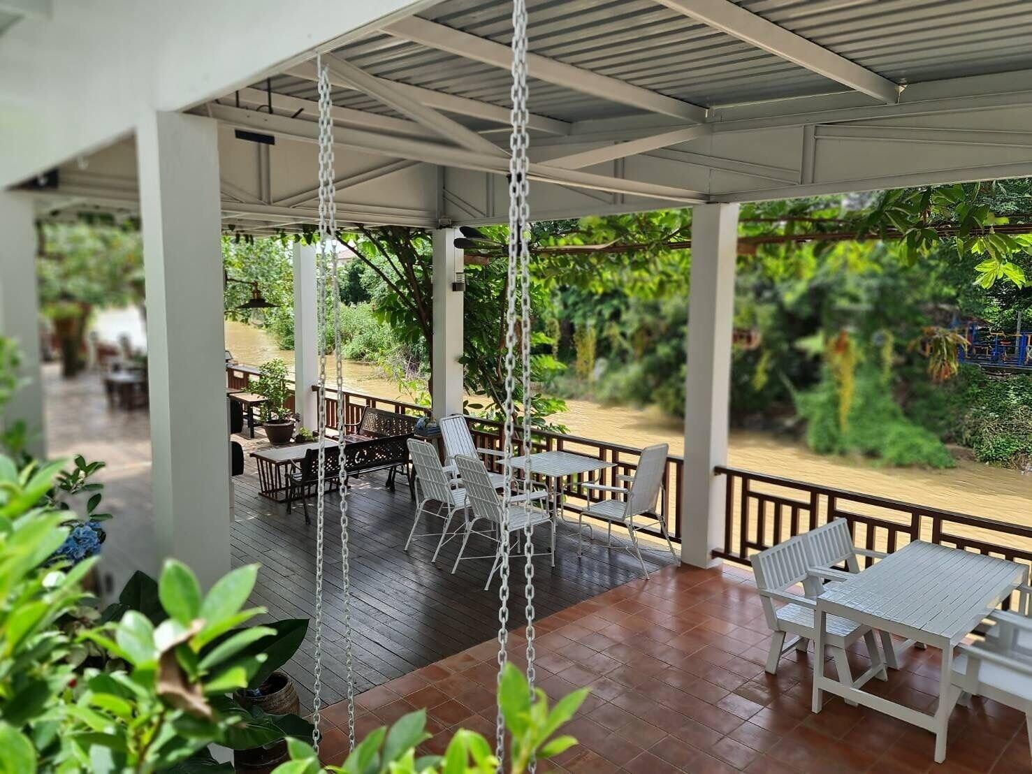 Vista Exterior Romyen cafe homestay