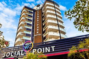 Alojamiento - The Corner Park Hotel