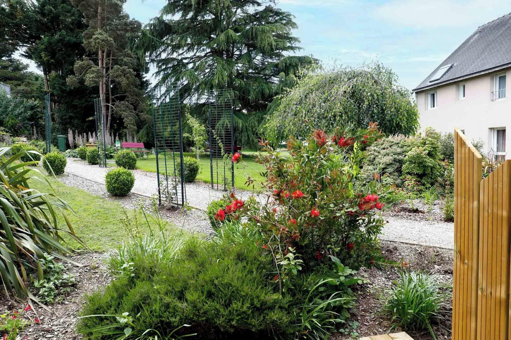 Vista Exterior Brit Hotel Le Branhoc