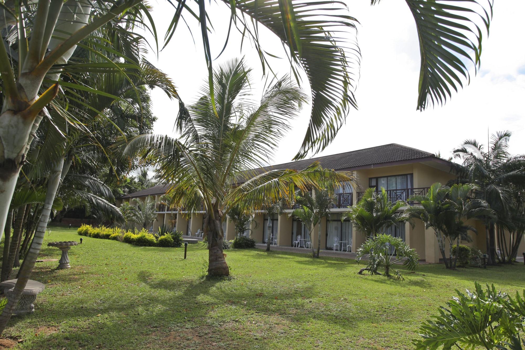 Vista Exterior Elephant Lake Hotel