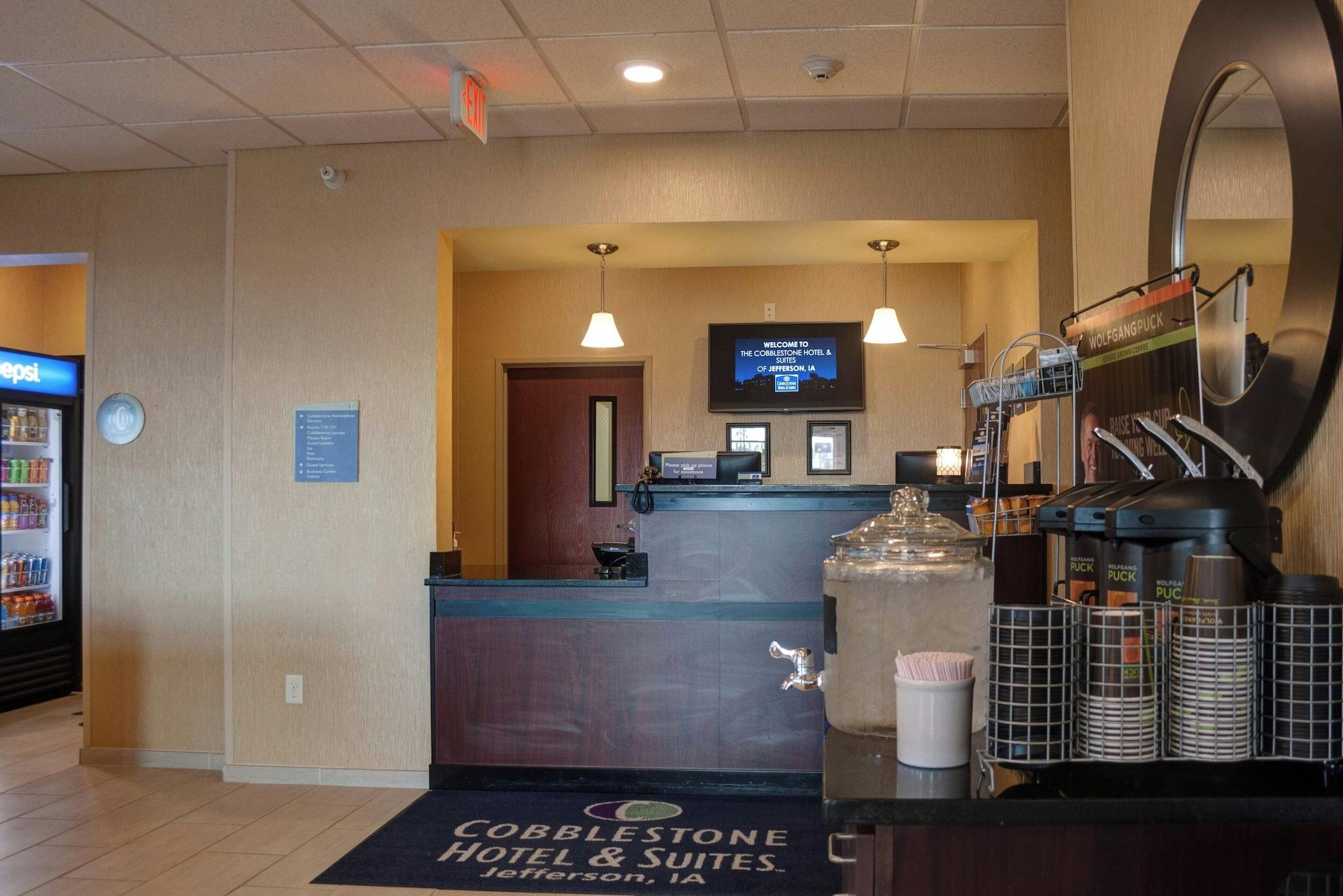 Vista Exterior Cobblestone Hotel & Suites - Jefferson