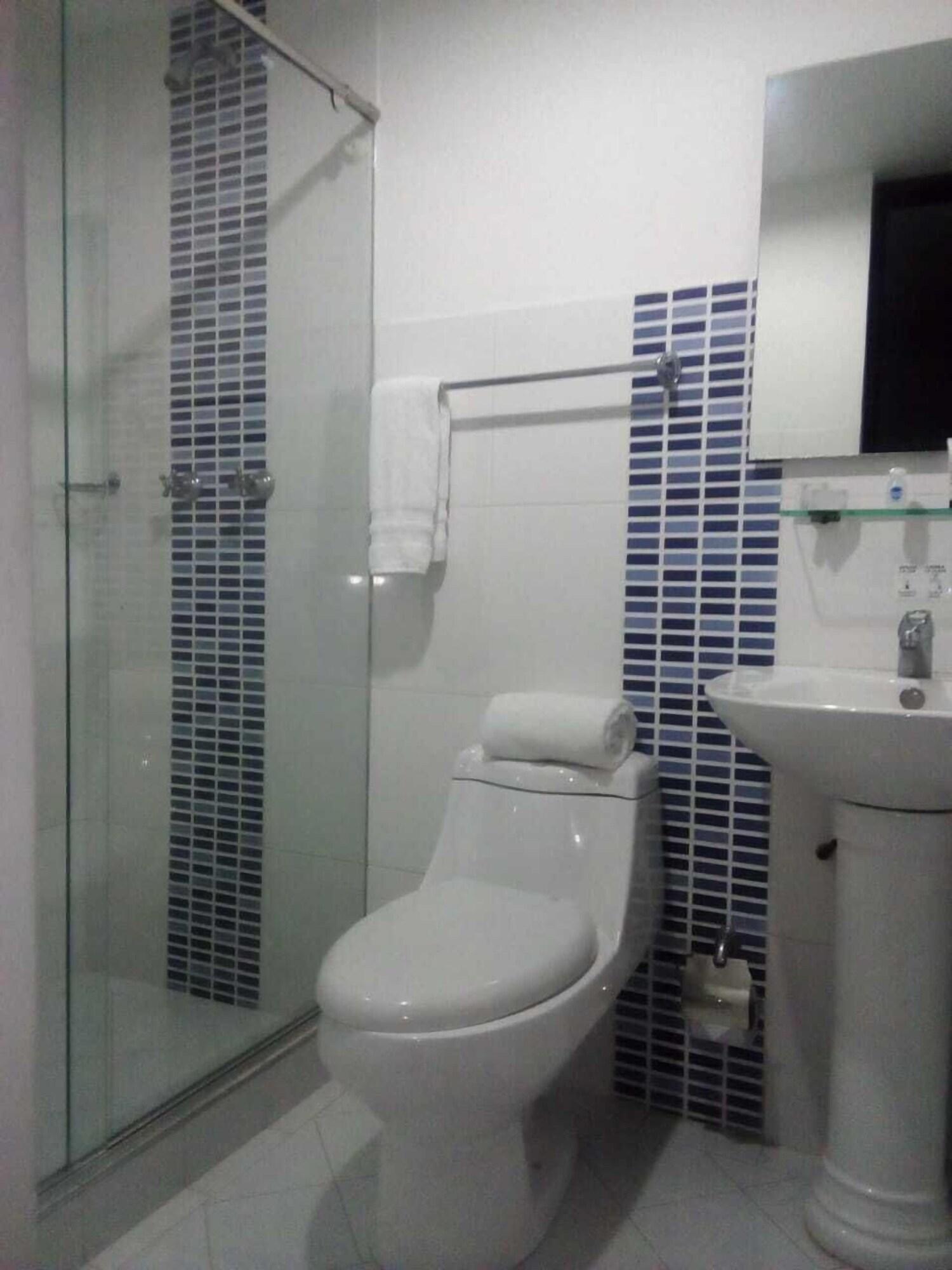 Equipamiento de Habitación Hotel Santa Cecilia Cali