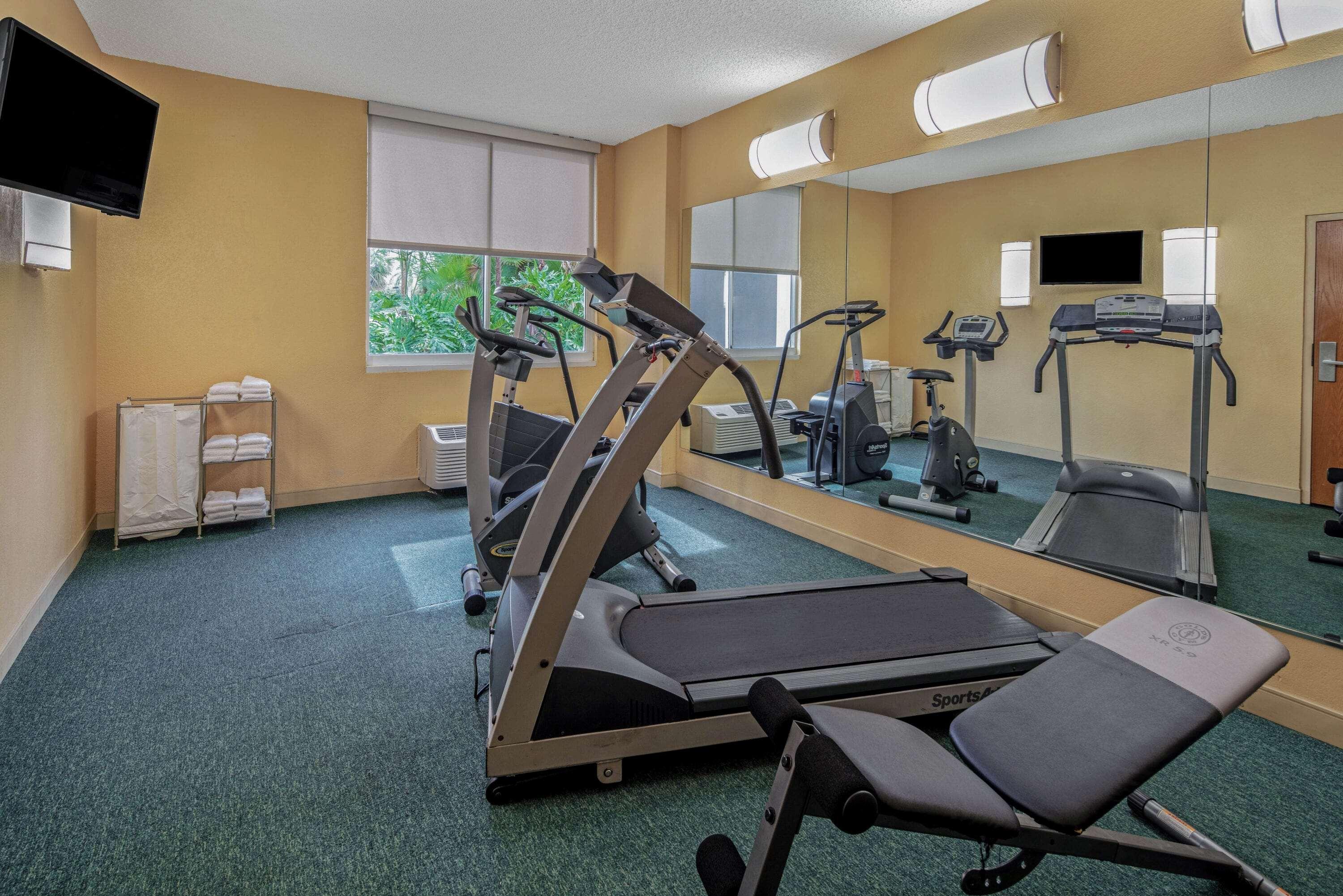 Instalaciones Recreativas La Quinta Inn & Suites by Wyndham Naples Downtown