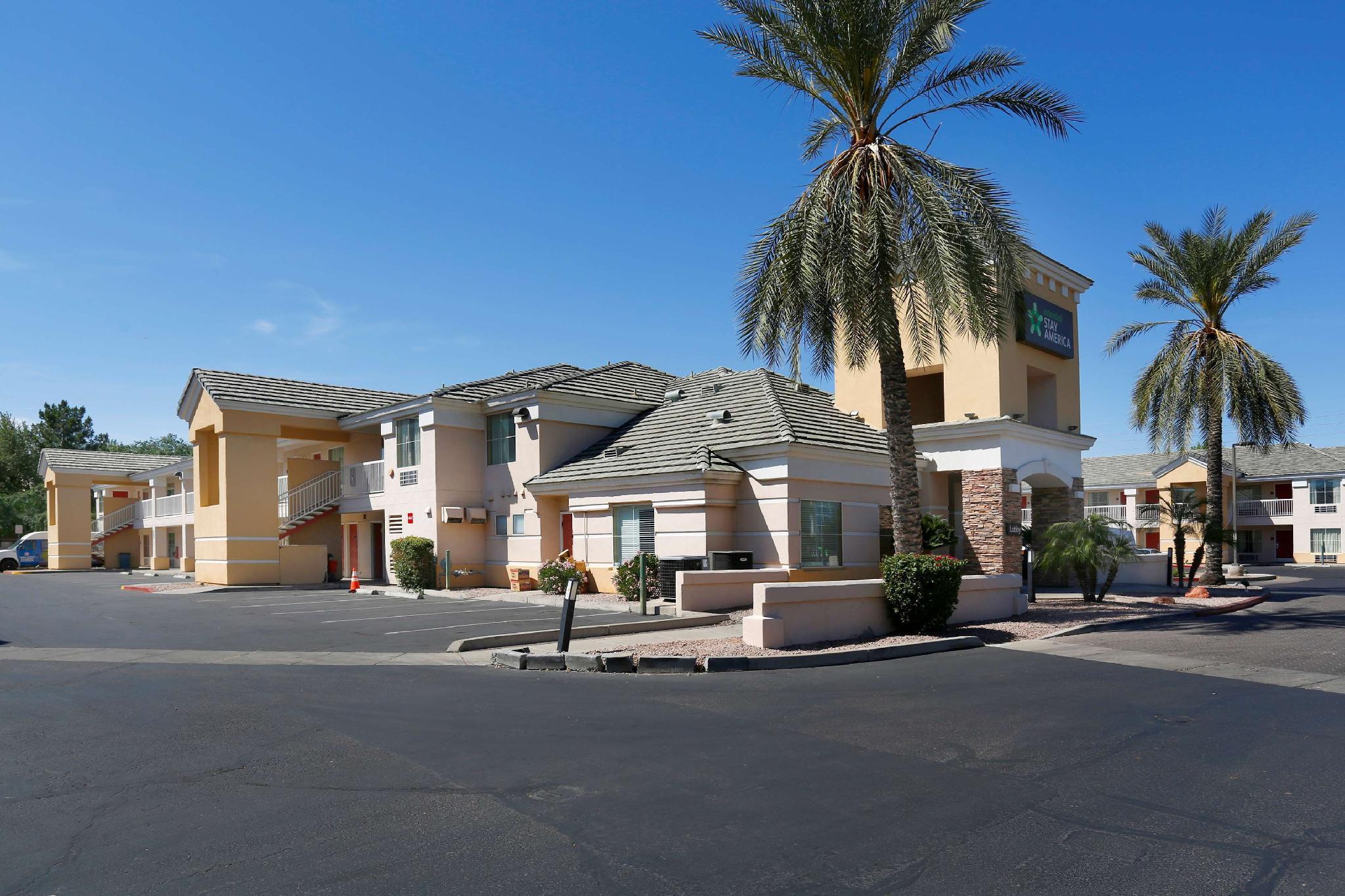 Vista Exterior Extended Stay America Select Suites Phoenix Airport E Oak St