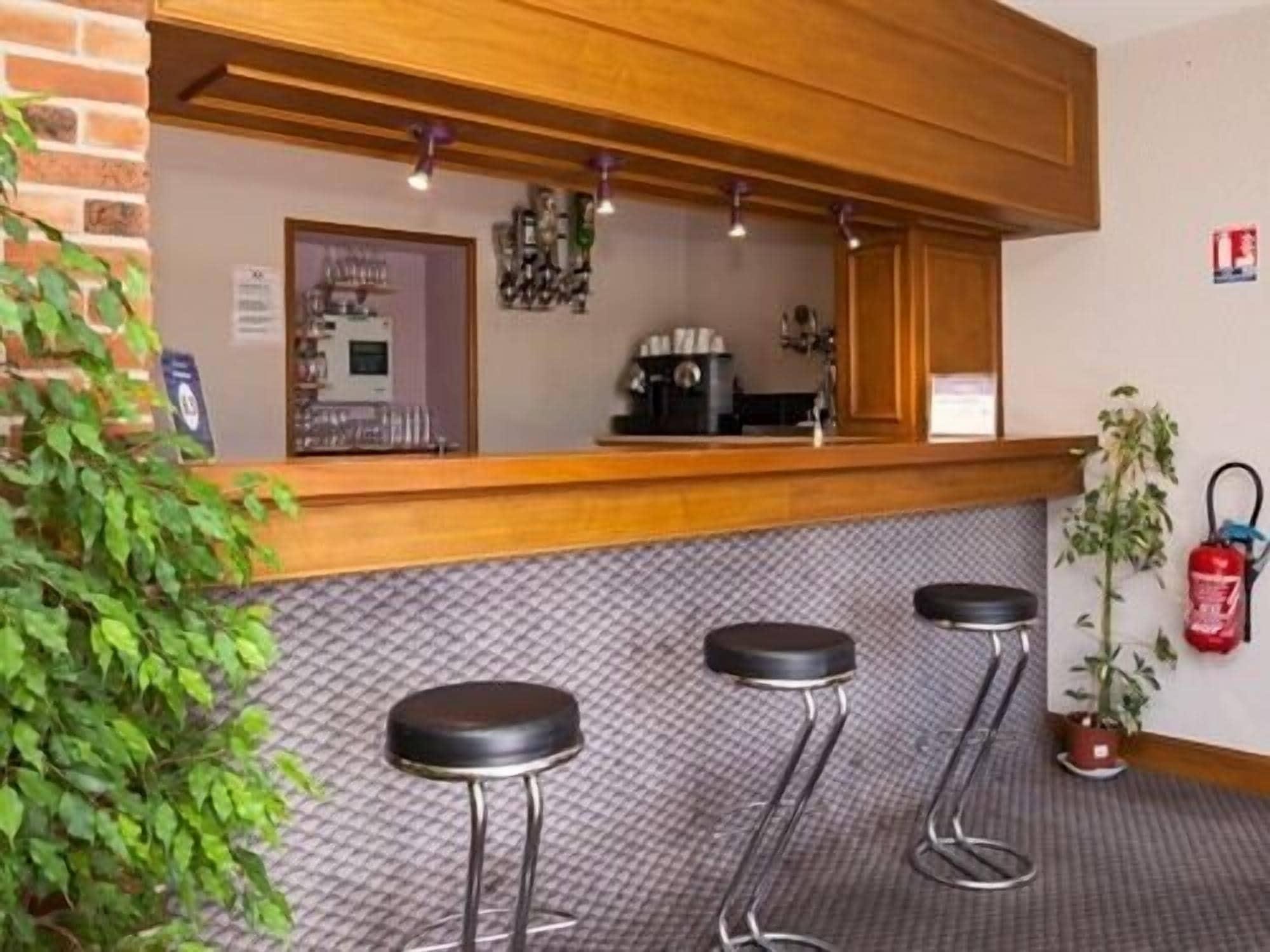Bar/Salón Hôtel Restaurant La Bonne Etape