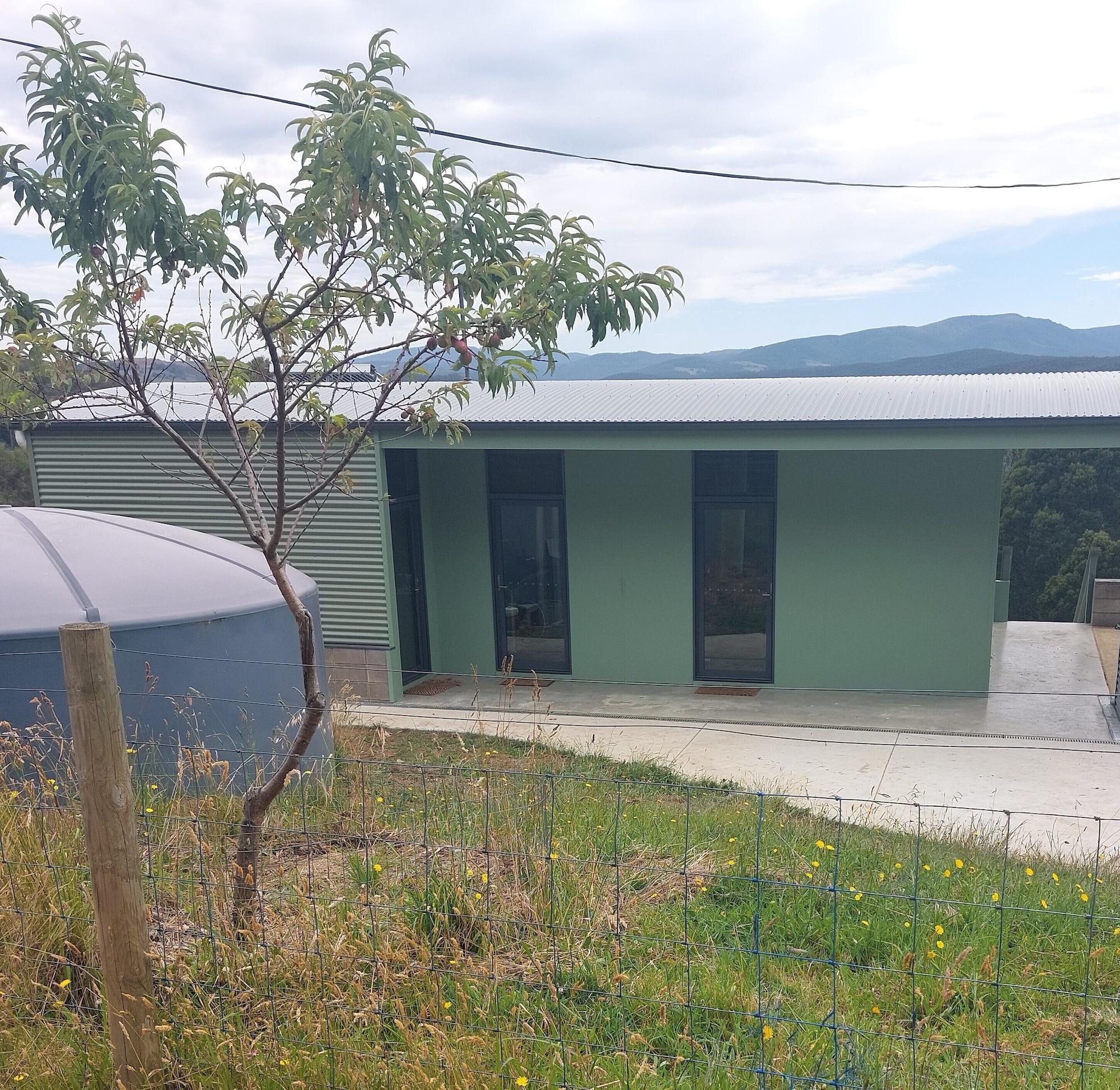 Vista Exterior Near and Far Nature Stay