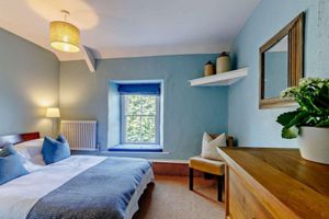 Alquiler Vacacional - Ostlers - parking and late Sunday checkout.
