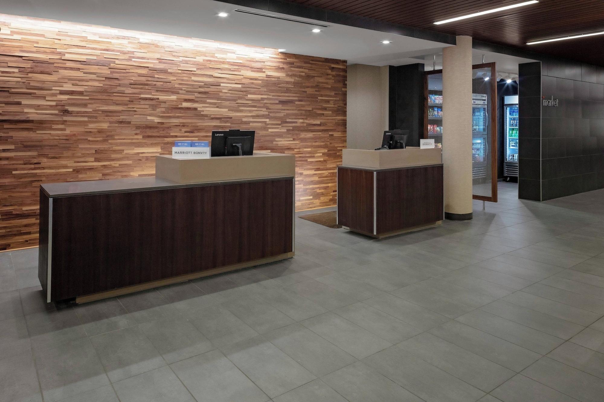 Vista Lobby Courtyard by Marriott Cincinnati Mason