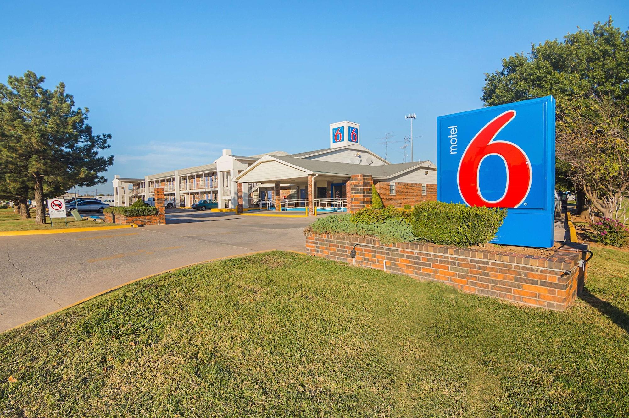 Varios Motel 6 Lawton, OK