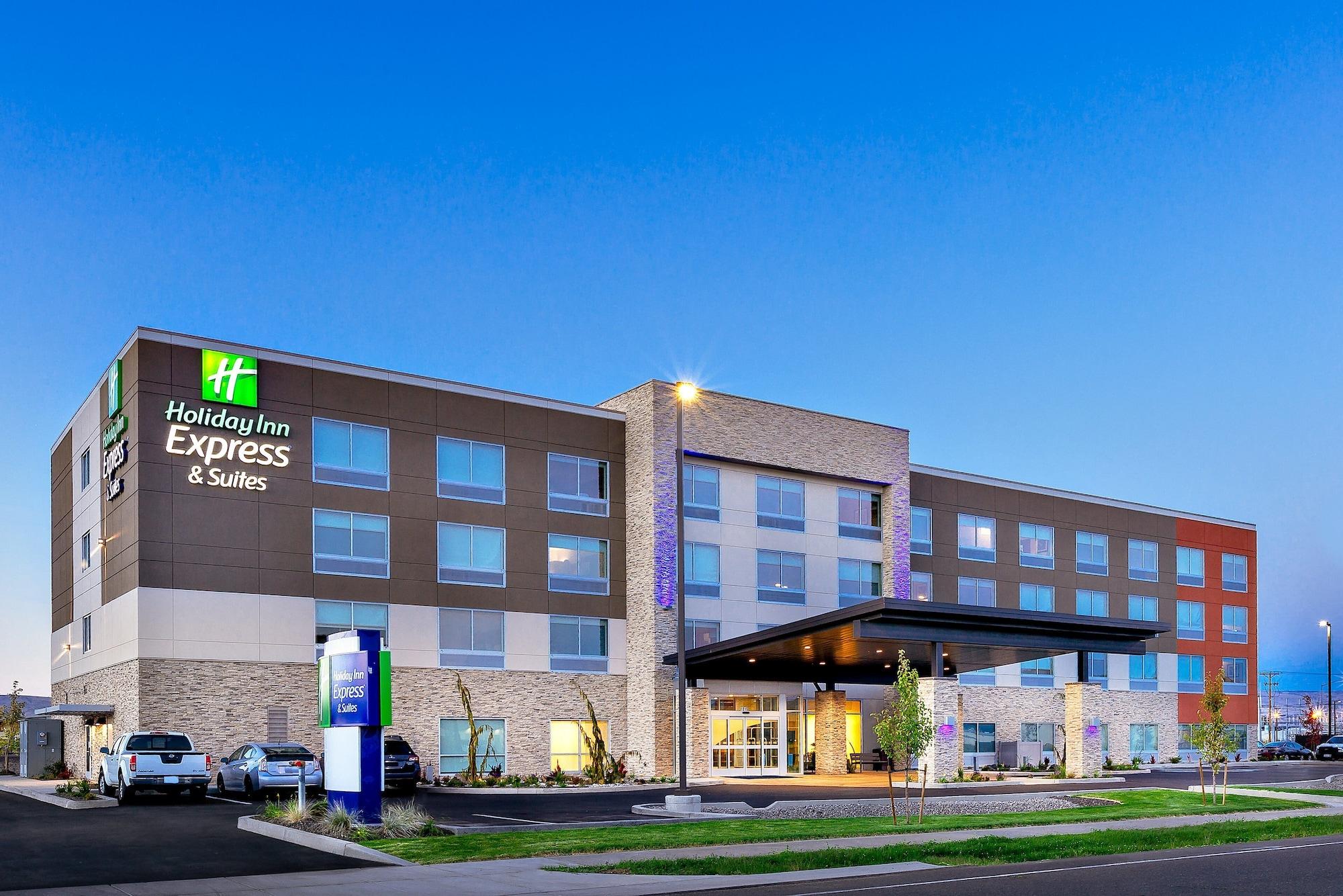 Vista Exterior Holiday Inn Express and Suites Union Gap- Yakima Area by IHG