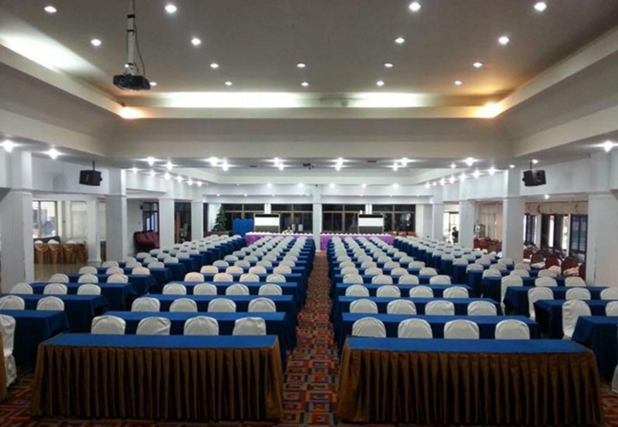 Sala de Reuniones DadD Resort by Lopburi Inn Resort