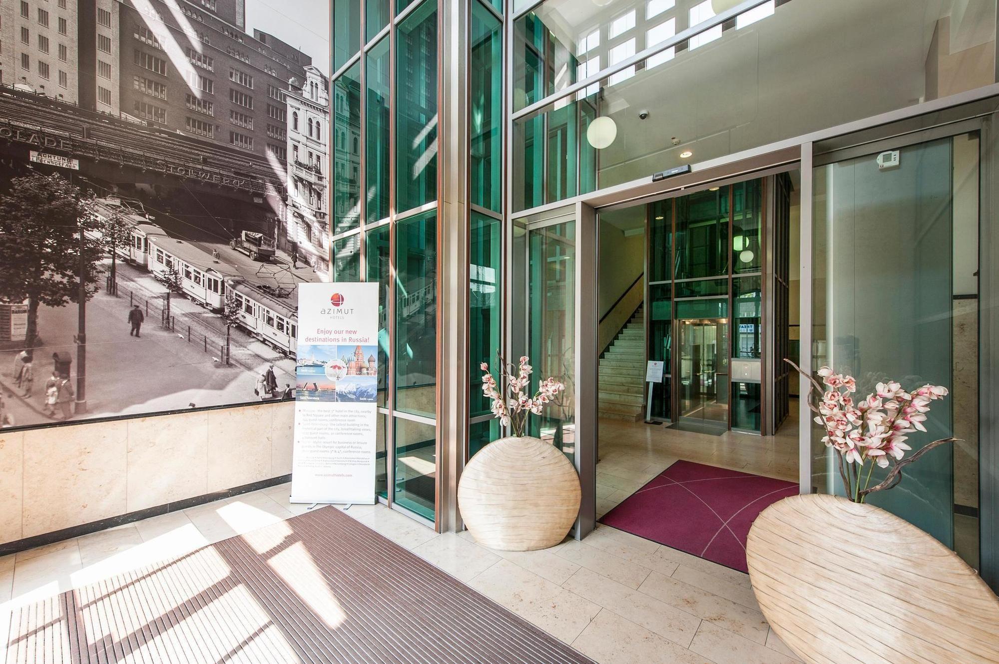 Vista Exterior Premier Inn Köln City Mediapark