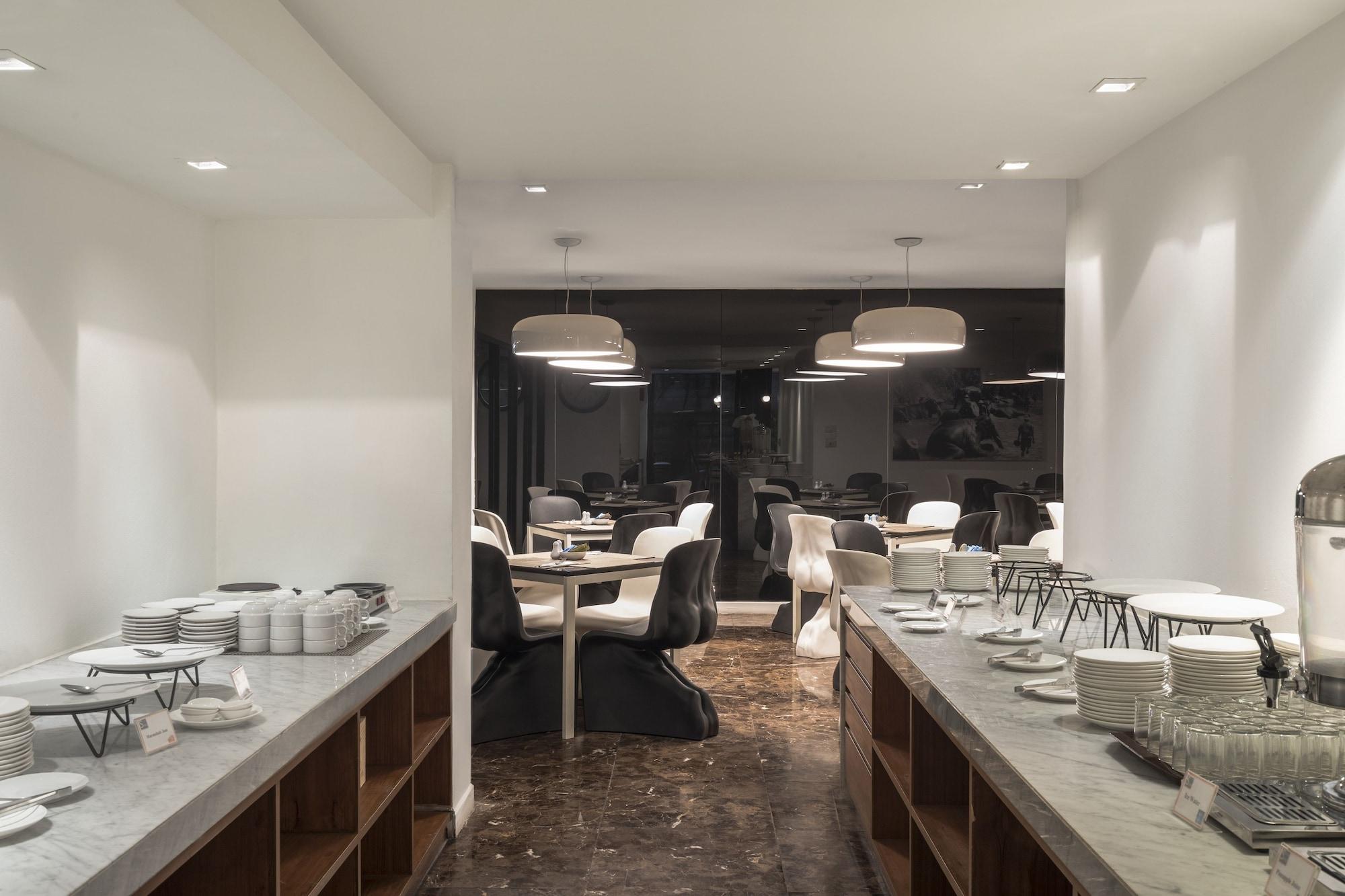 Restaurant S33 Compact Hotel