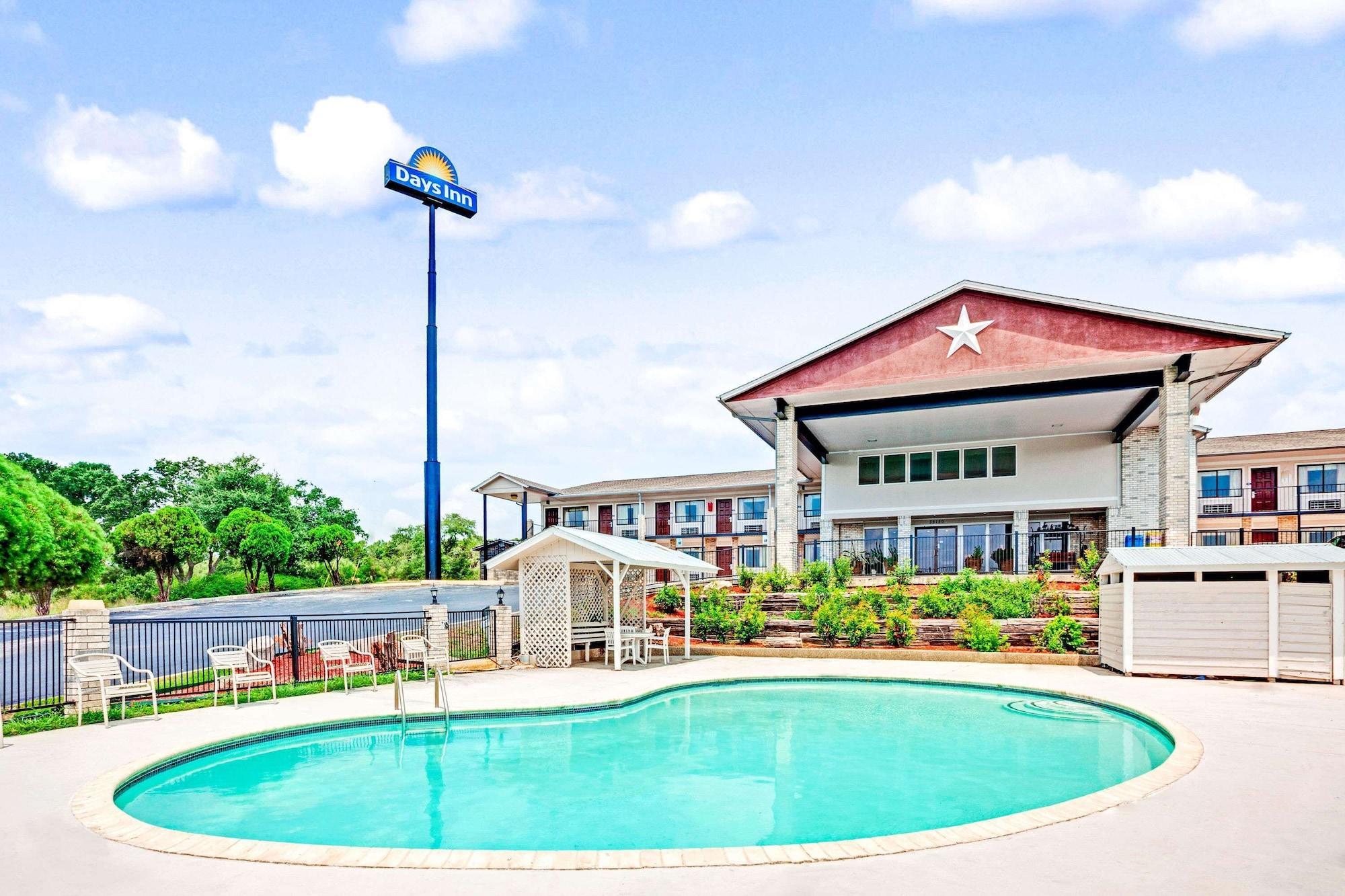 Vista Piscina Days Inn by Wyndham Boerne