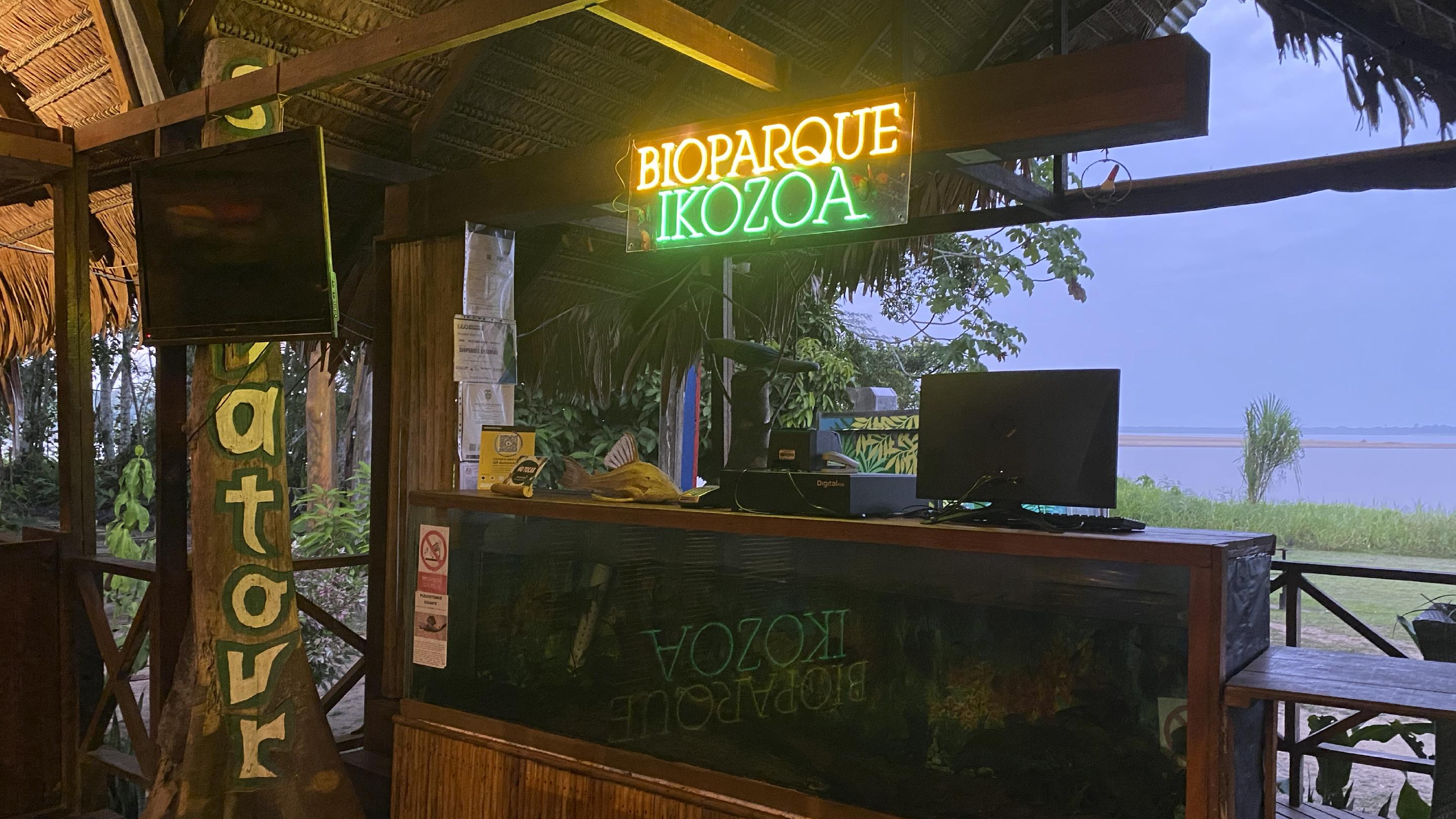 Bar/Salón Hotel Amazon by On Vacation