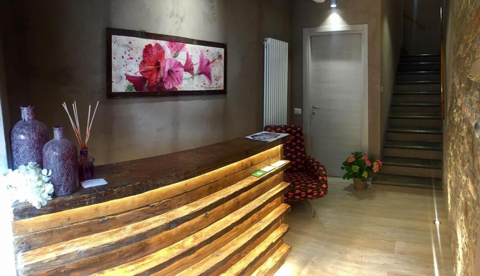 Vista Lobby Inside the Wall
