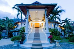 Alojamiento - Serenity Lakeside Resort