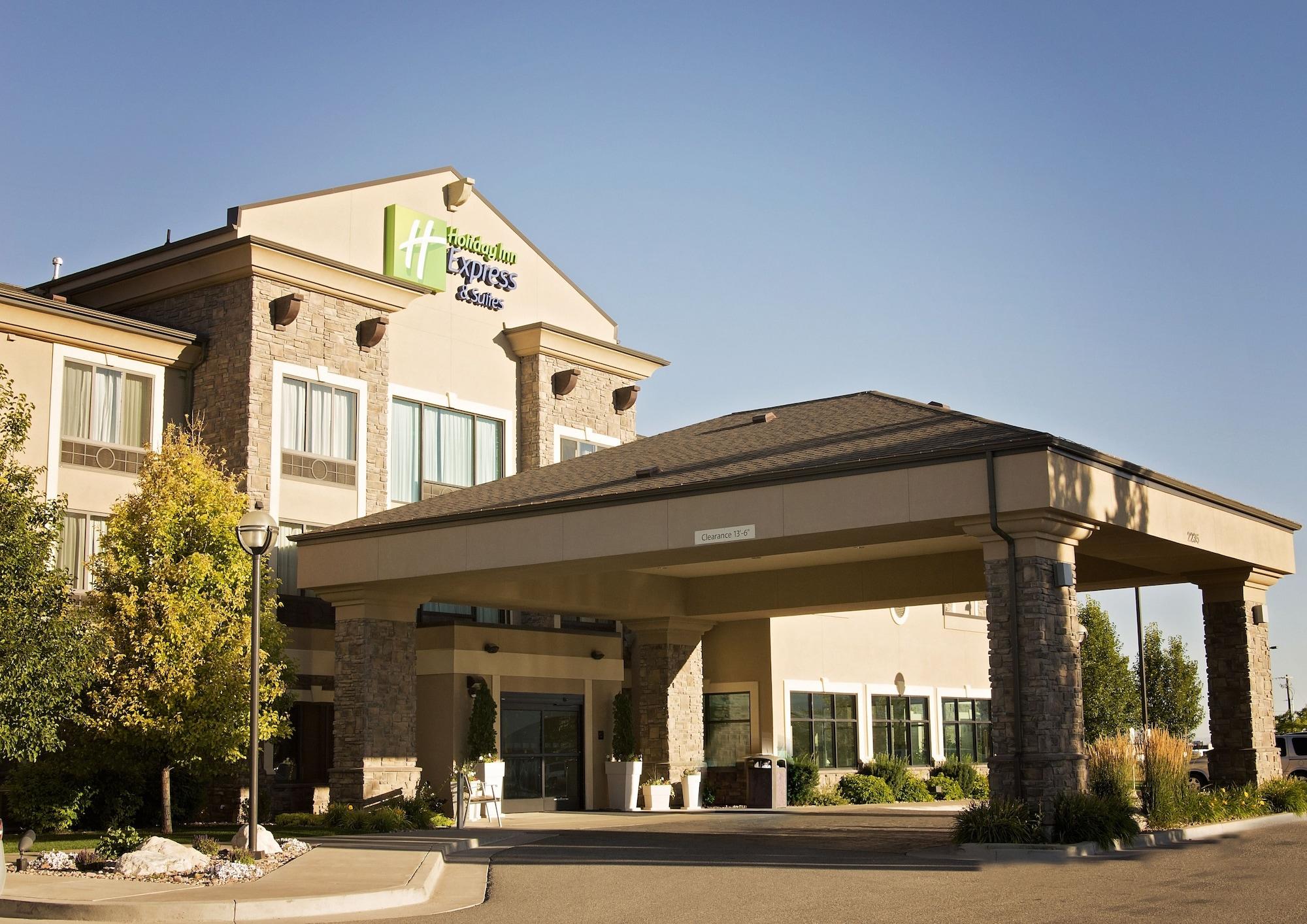 Vista Exterior Holiday Inn Express & Suites Logan by IHG