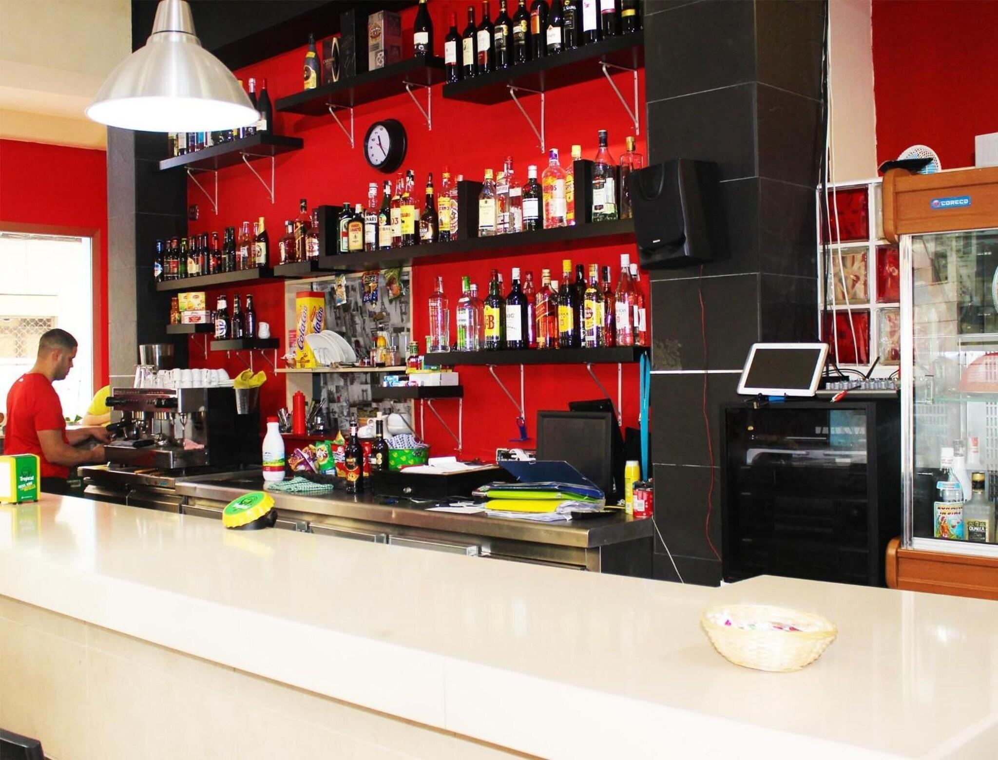 Bar/Salón Alcaravaneras
