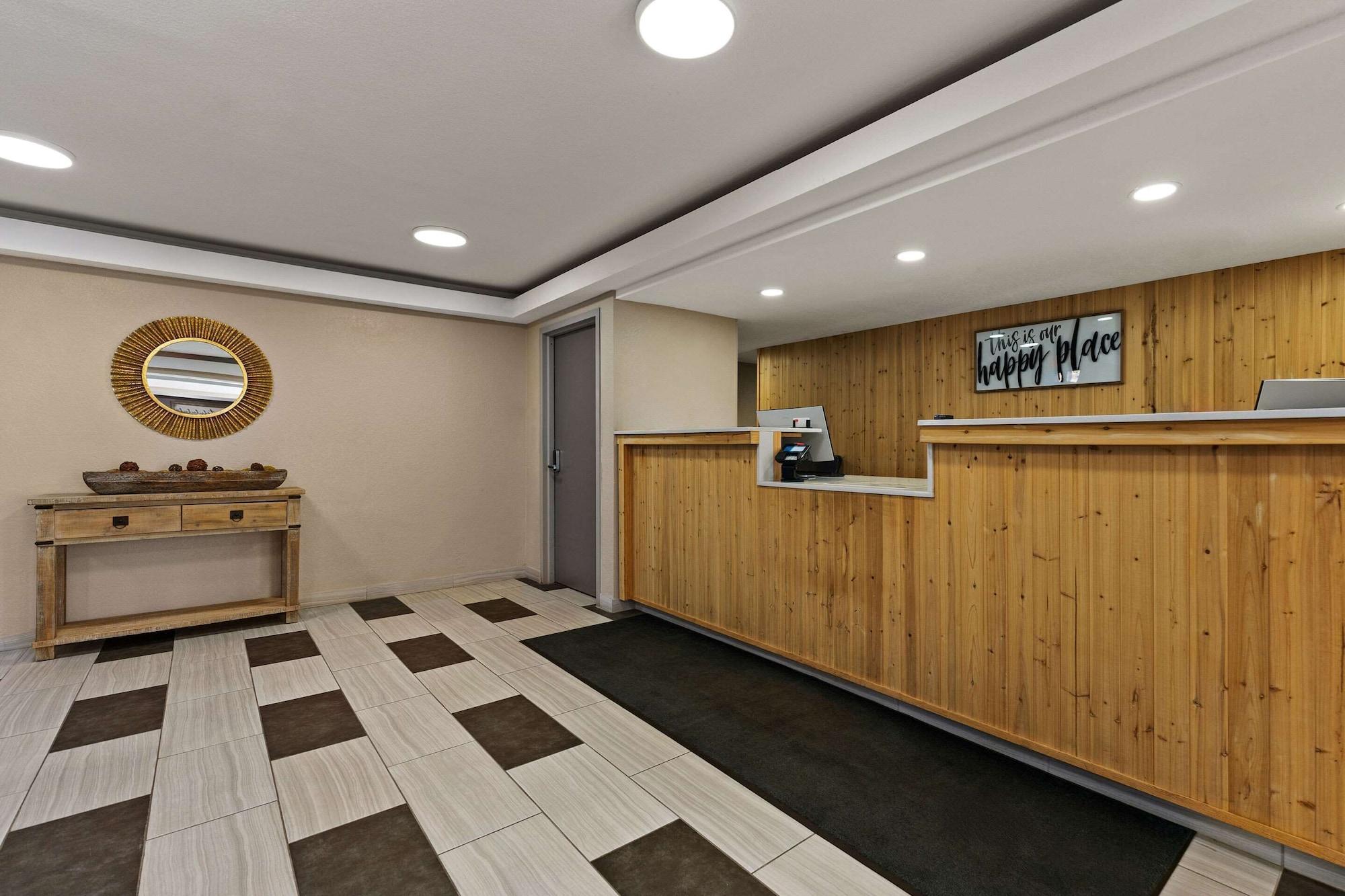 Vista Lobby Econo Lodge