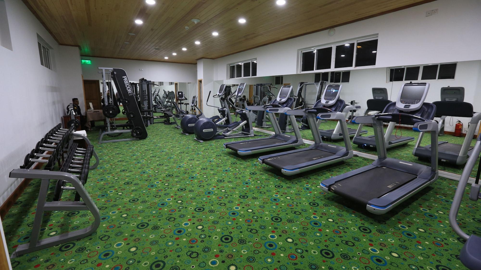 Gimnasio Araliya Green Hills - Where Historic Charm Mingles with Natural Beauty