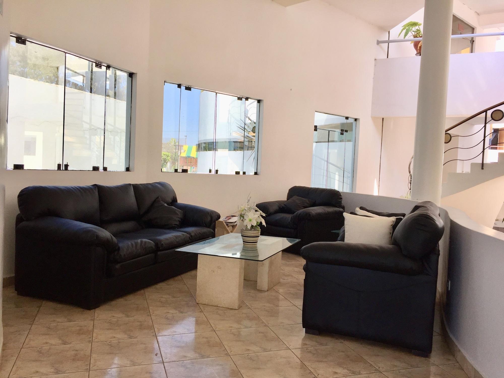 Vista Lobby Embassy Beach Hotel